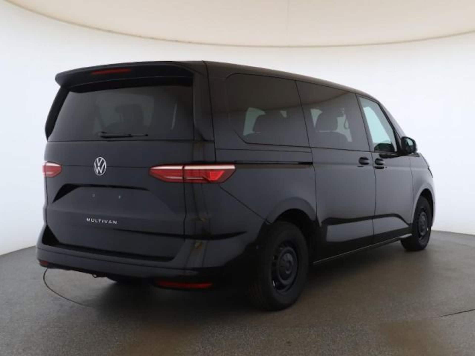 Volkswagen Multivan Langversion Basis-Modell