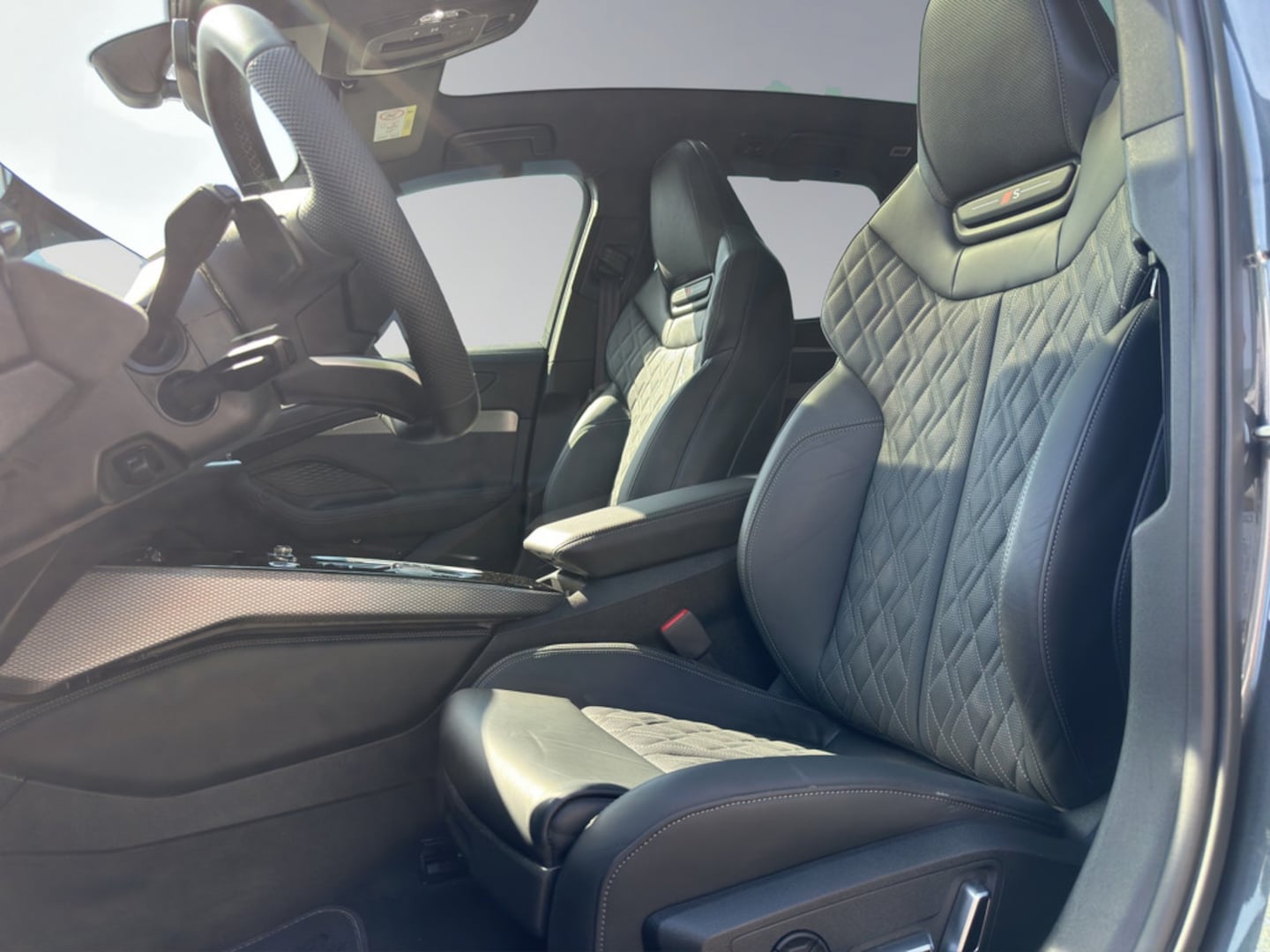 Bild über Audi A6 Avant TDI quattro 150 kW S tronic - für weitere Informationen kontaktieren Sie den Audi Partner