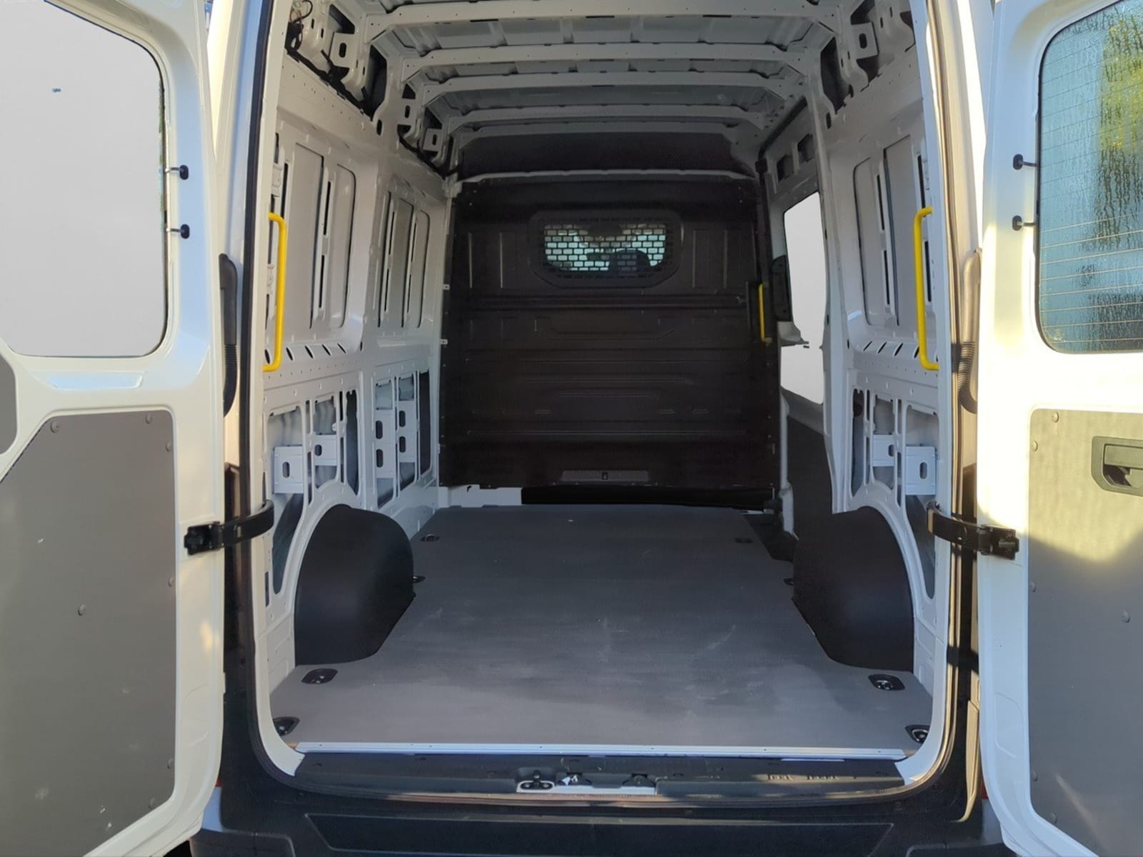 Volkswagen Crafter Kasten mittlerer Radstand – Bild 18