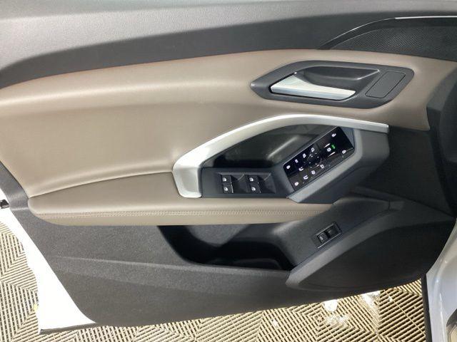 2025 Audi Q5 Premium - Photo 16