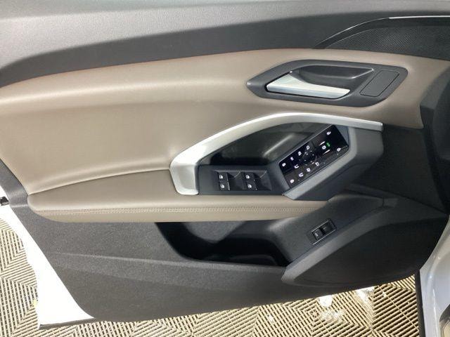 2025 Audi Q5 Premium - Photo 16