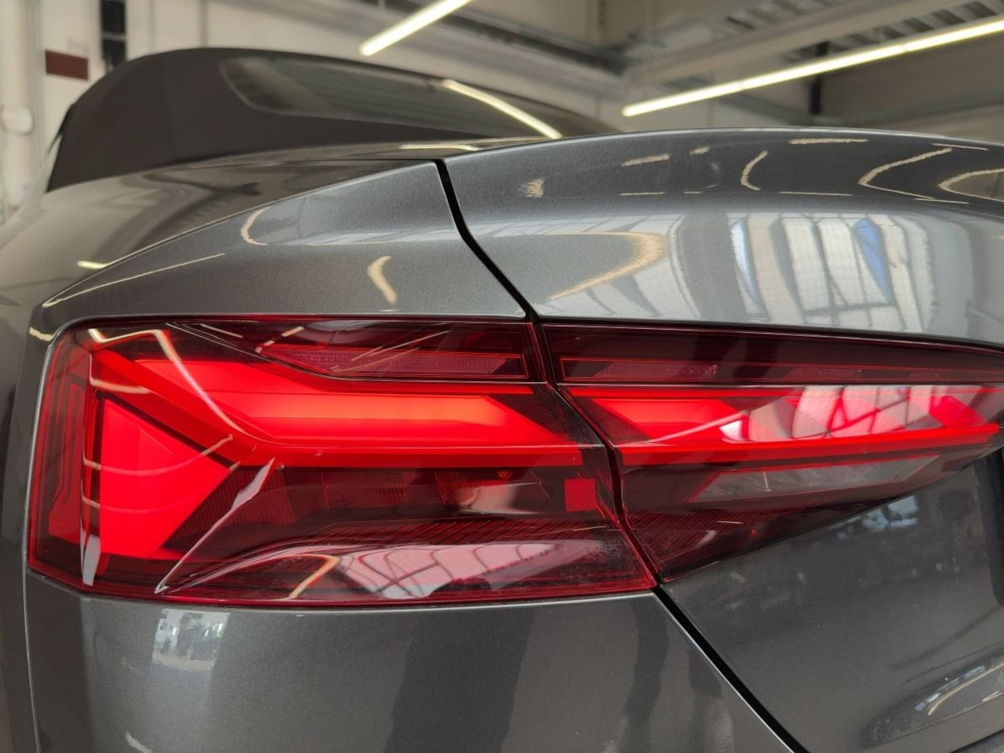 Bild über Audi S5 Cabriolet TFSI quattro tiptronic - für weitere Informationen kontaktieren Sie den Audi Partner