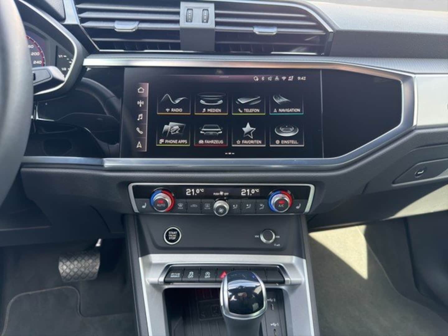 Bild über Audi Q3 advanced 35 TFSI S tronic - für weitere Informationen kontaktieren Sie den Audi Partner