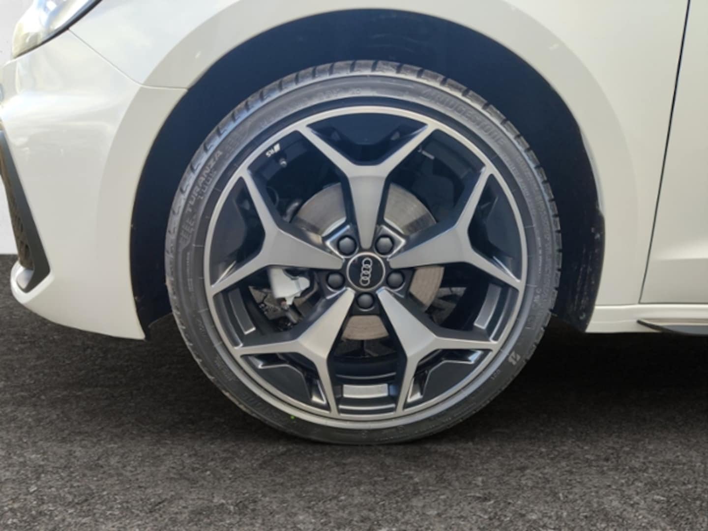 Bild über Audi A1 Sportback S line 35 TFSI S tronic - für weitere Informationen kontaktieren Sie den Audi Partner