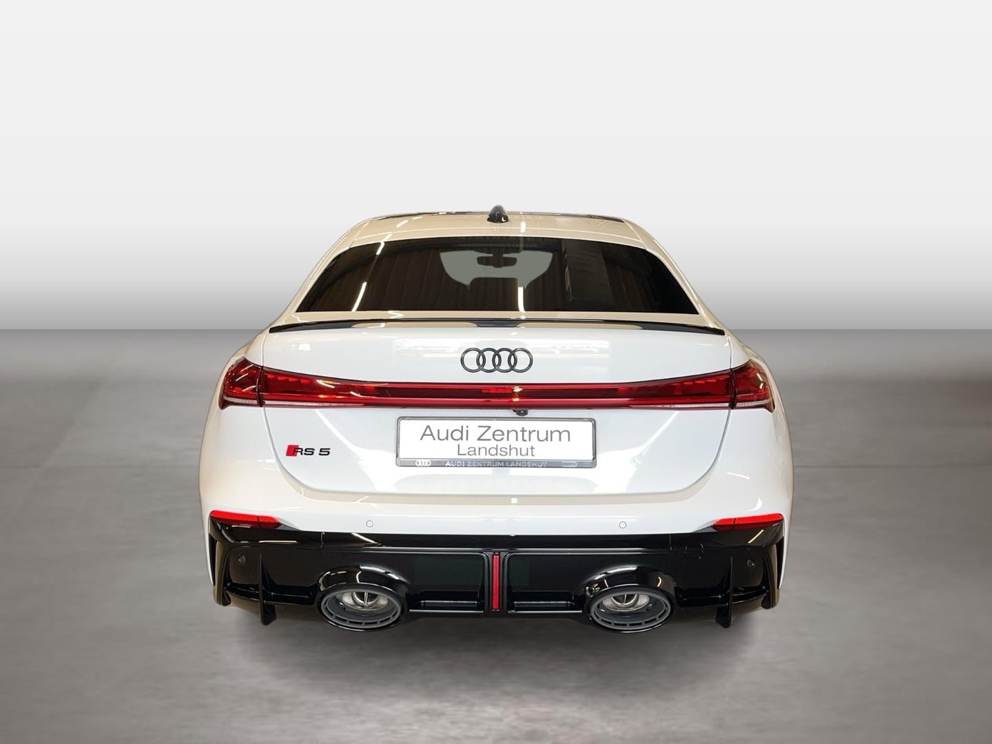 Bild über Audi RS 5 Limousine TFSI quattro 470 kW tiptronic - für weitere Informationen kontaktieren Sie den Audi Partner