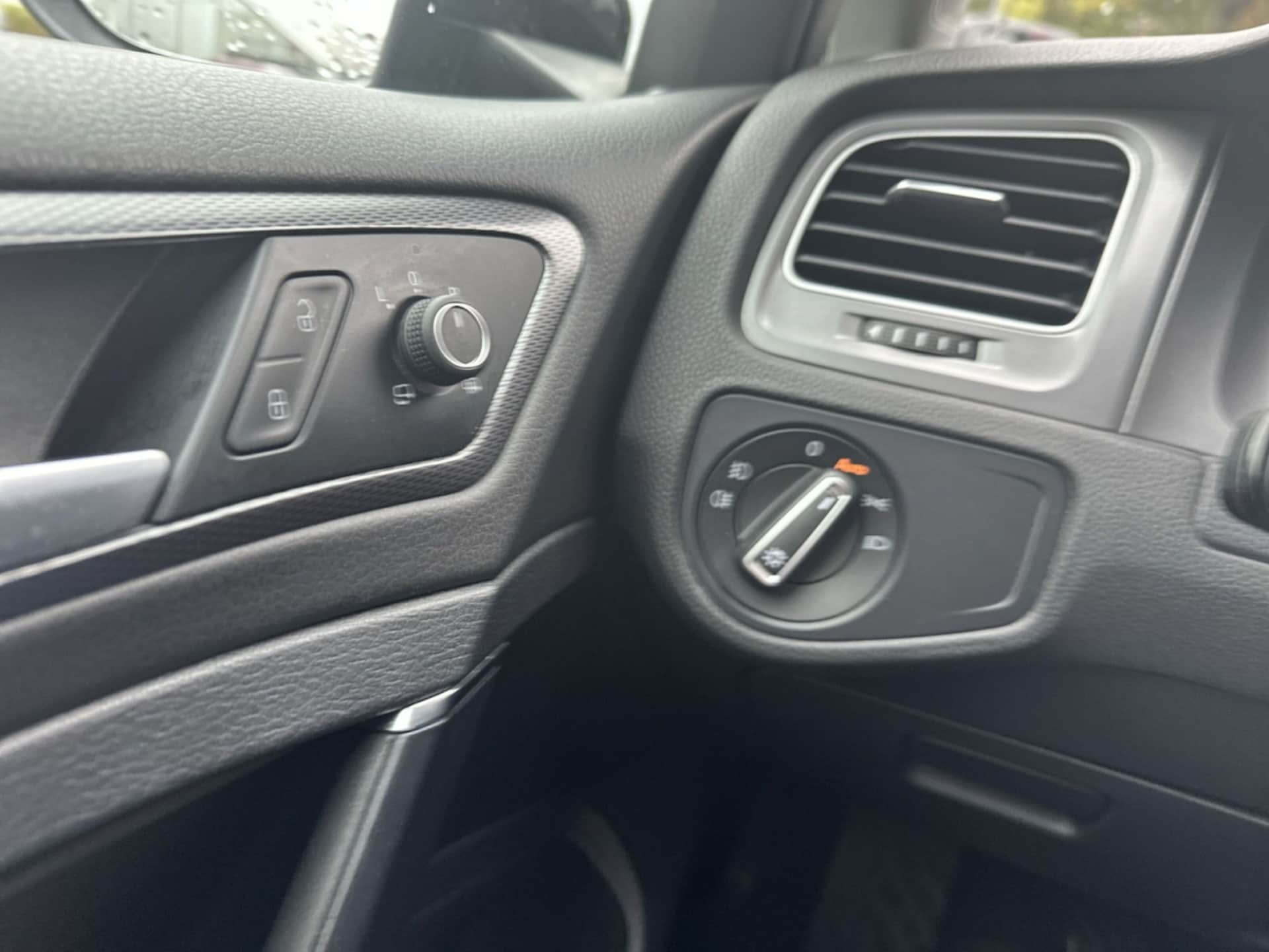 Volkswagen Golf LOUNGE