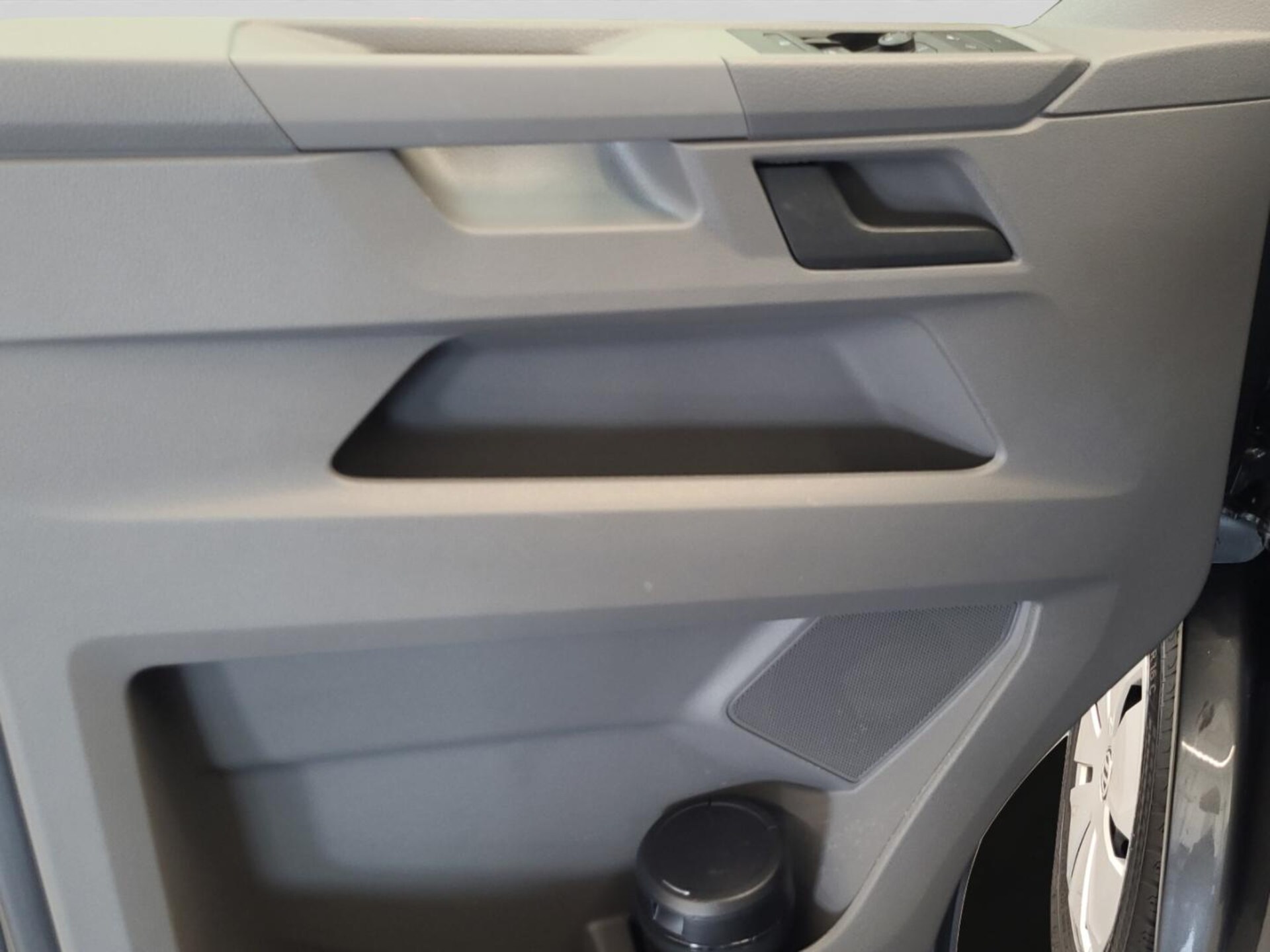 Volkswagen T6.1 Transporter Kombi langer Radstand