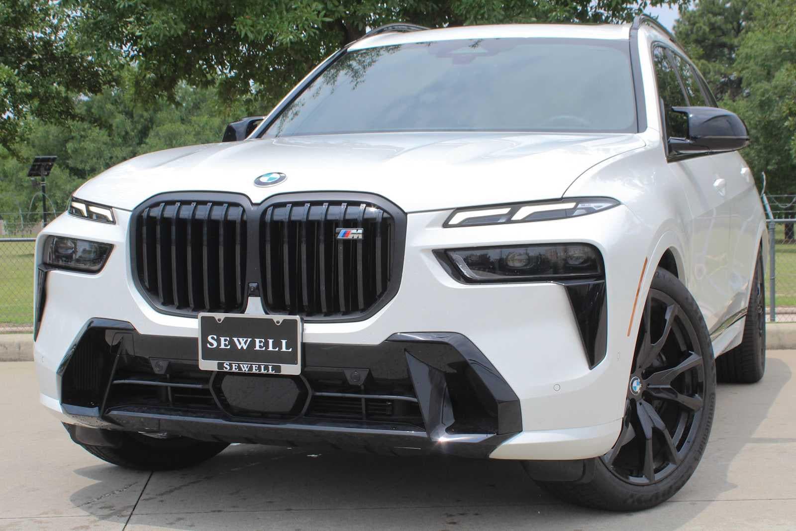 2025 BMW X7 M60i's photo