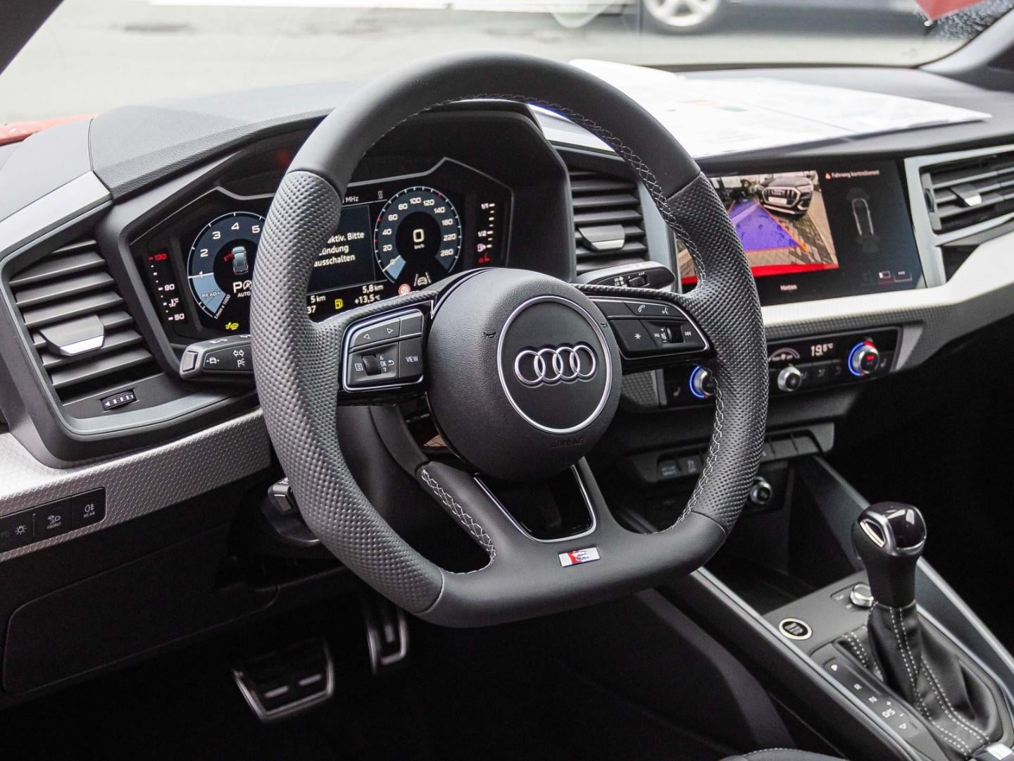Bild über Audi A1 Sportback S line 30 TFSI S tronic - für weitere Informationen kontaktieren Sie den Audi Partner