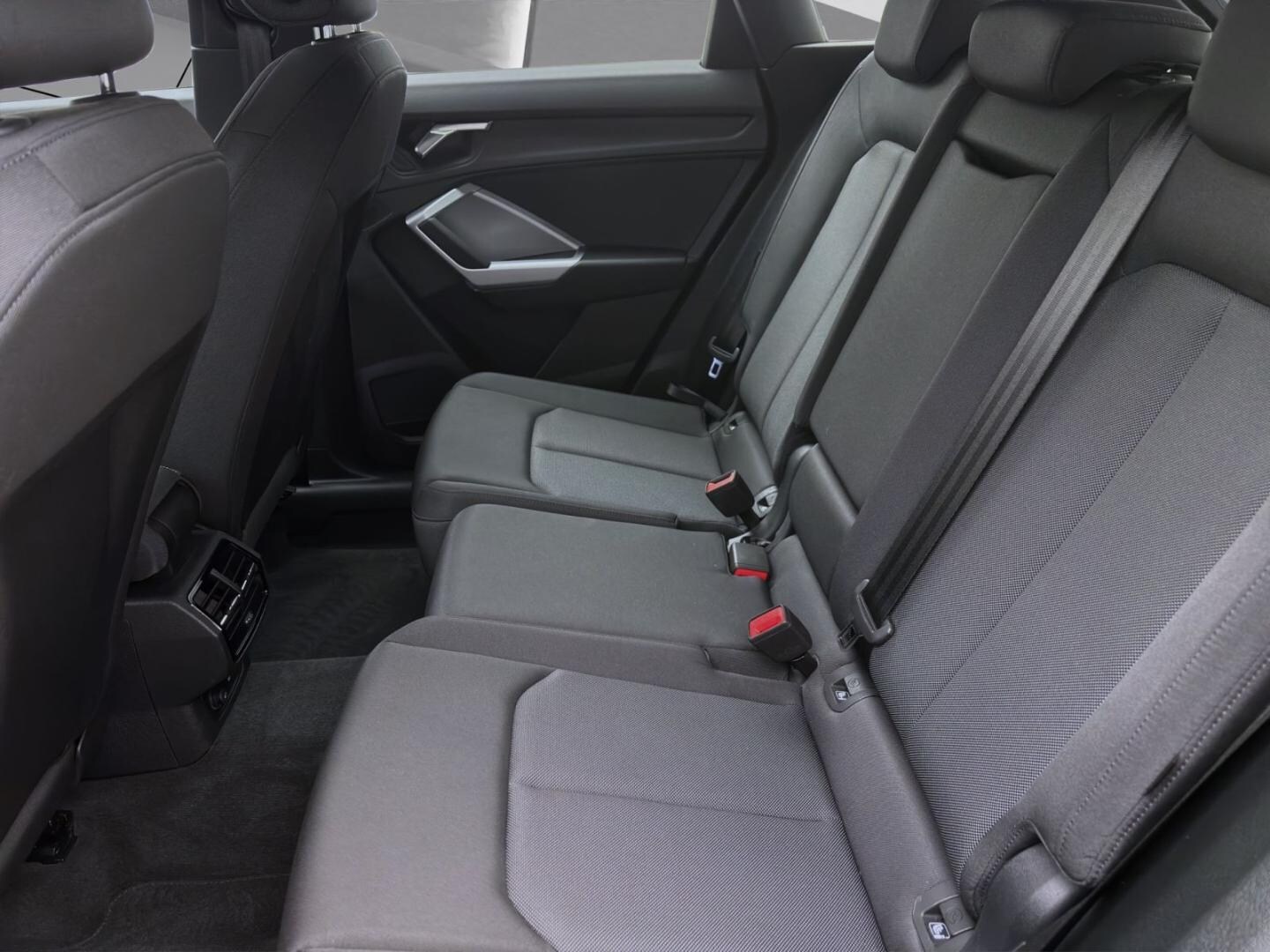 Bild über Audi Q3 advanced 35 TFSI S tronic - für weitere Informationen kontaktieren Sie den Audi Partner