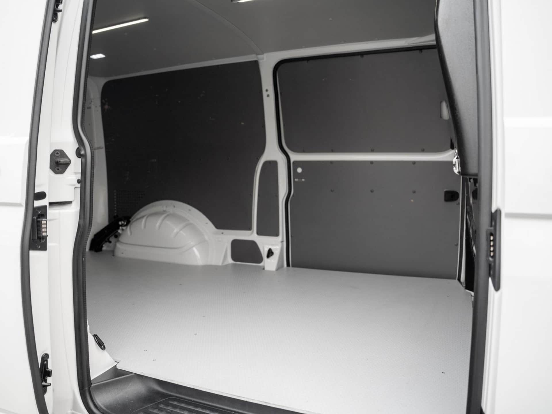 Volkswagen T6.1 Transporter Kasten langer Radstand