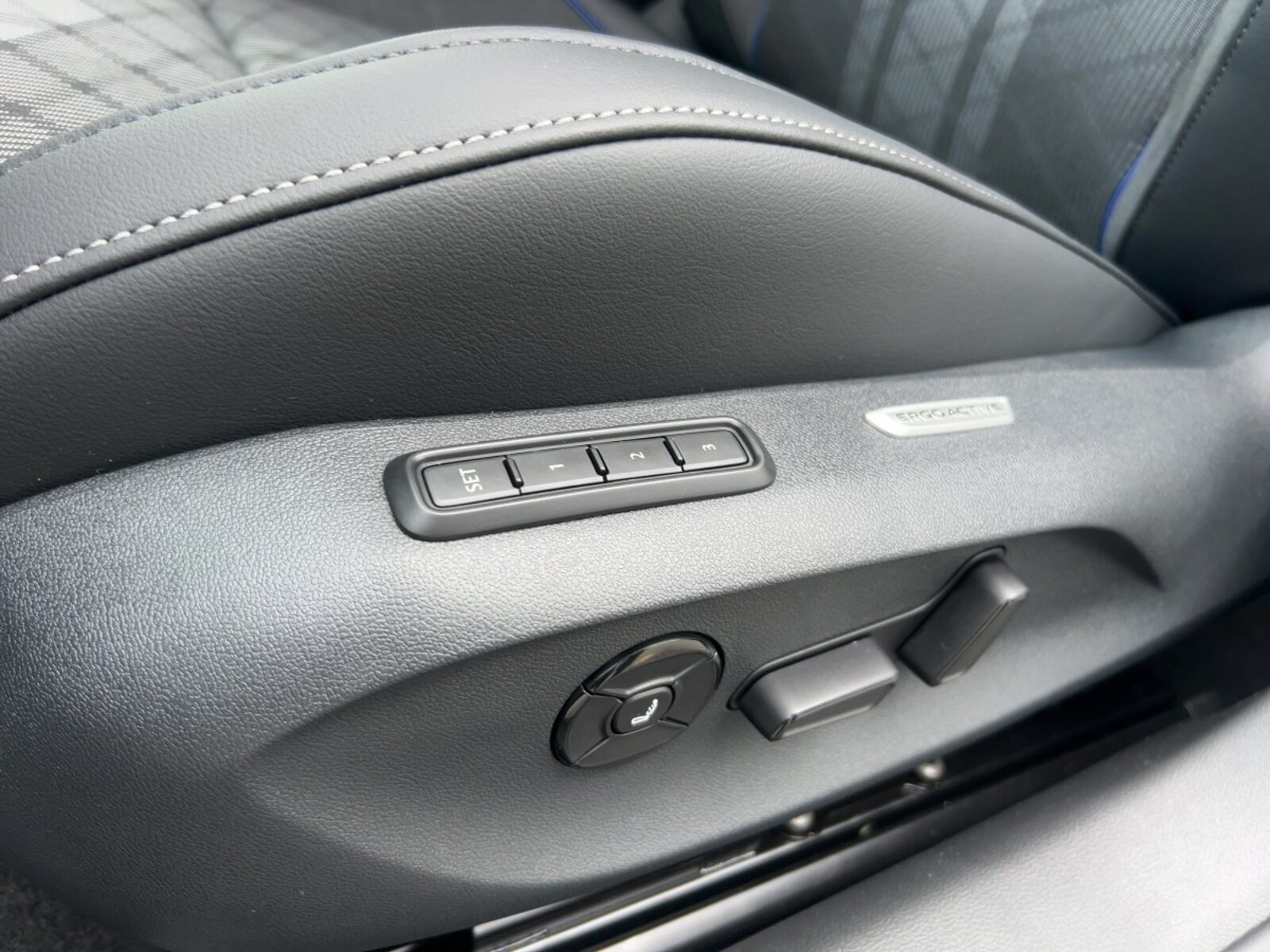Volkswagen Passat – Bild 15