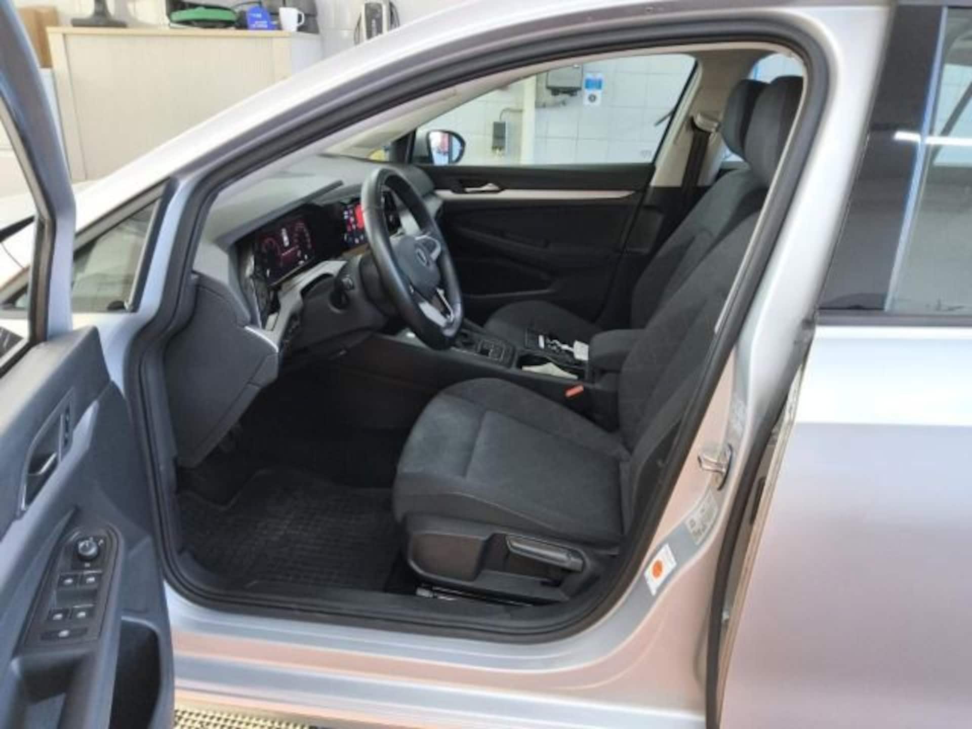 Volkswagen Golf Life