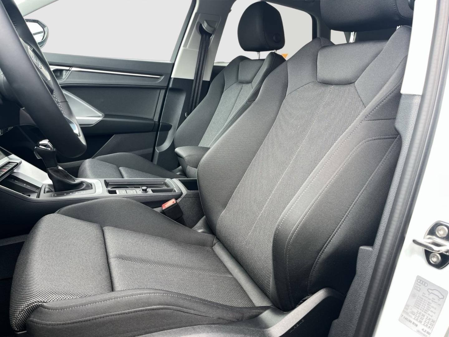 Bild über Audi Q3 TFSI 110 kW S tronic - für weitere Informationen kontaktieren Sie den Audi Partner