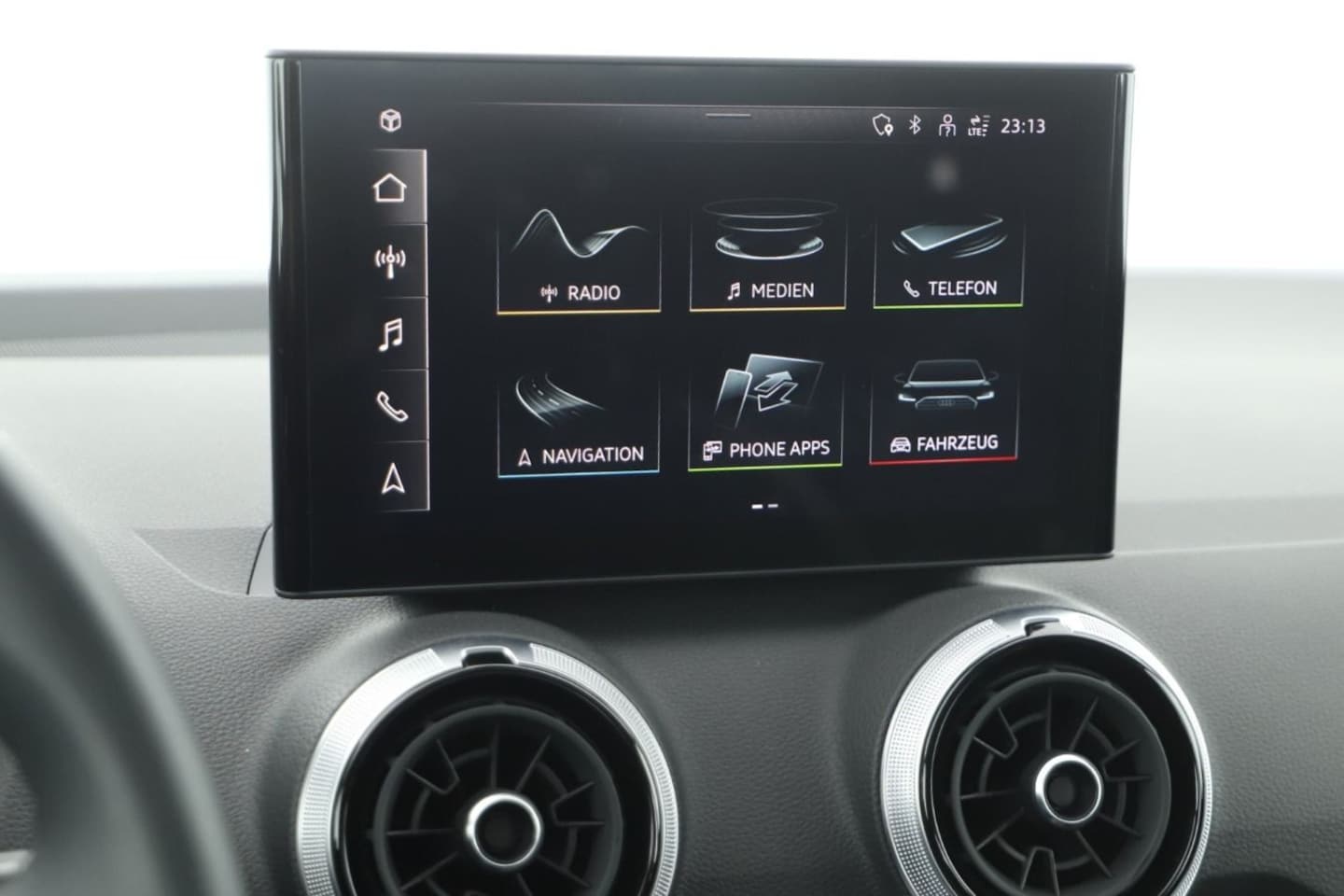 Bild über Audi Q2 S line 35 TFSI S tronic - für weitere Informationen kontaktieren Sie den Audi Partner