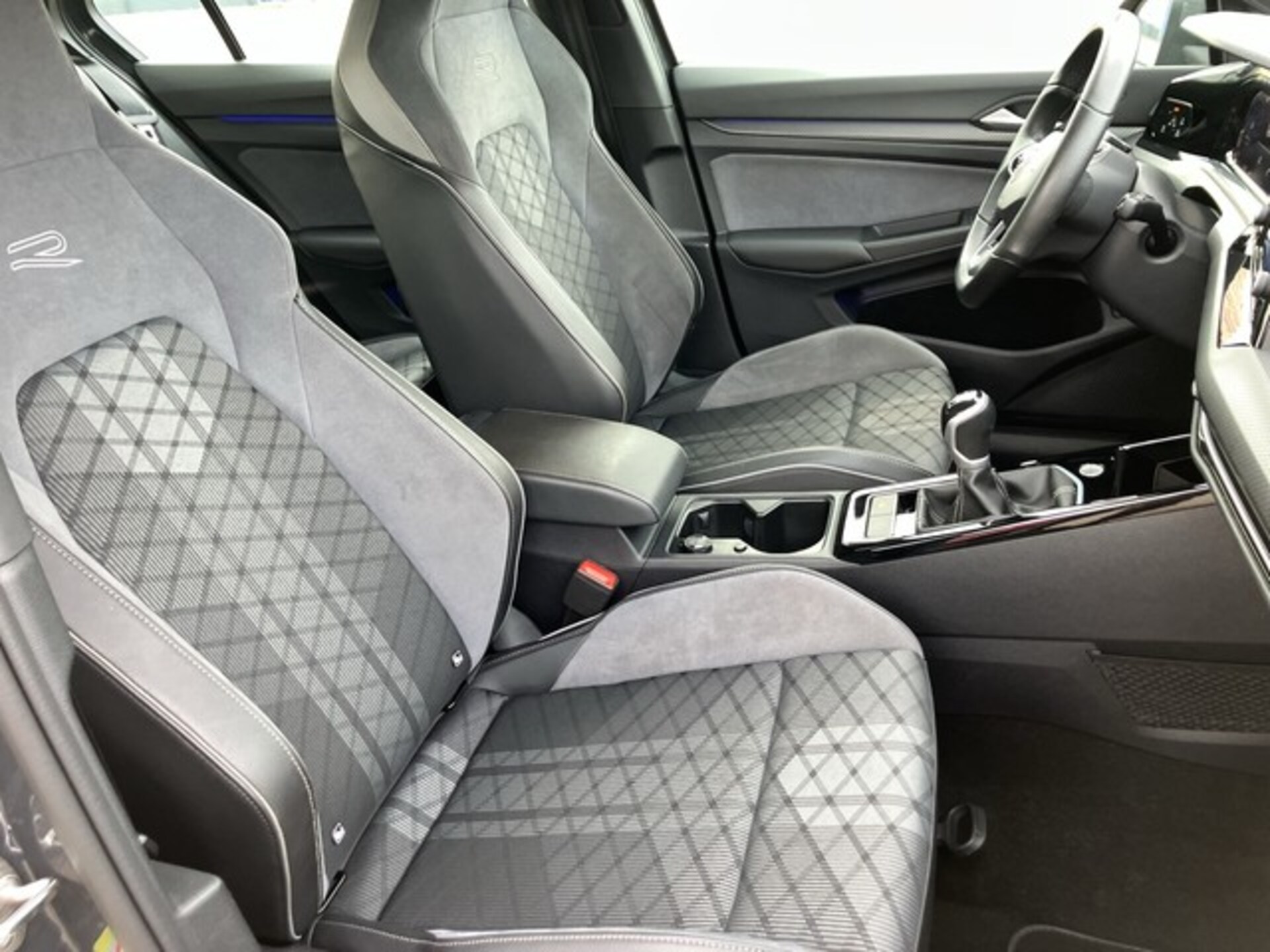 Volkswagen Golf R-Line
