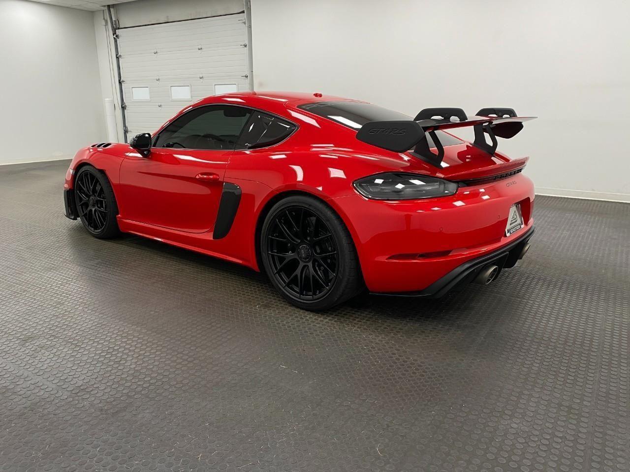 2025 Porsche 718 GT4 RS - Photo 37