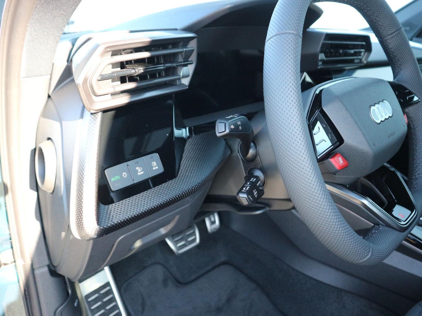 Image about Audi RS 3 Limousine TFSI quattro S tronic