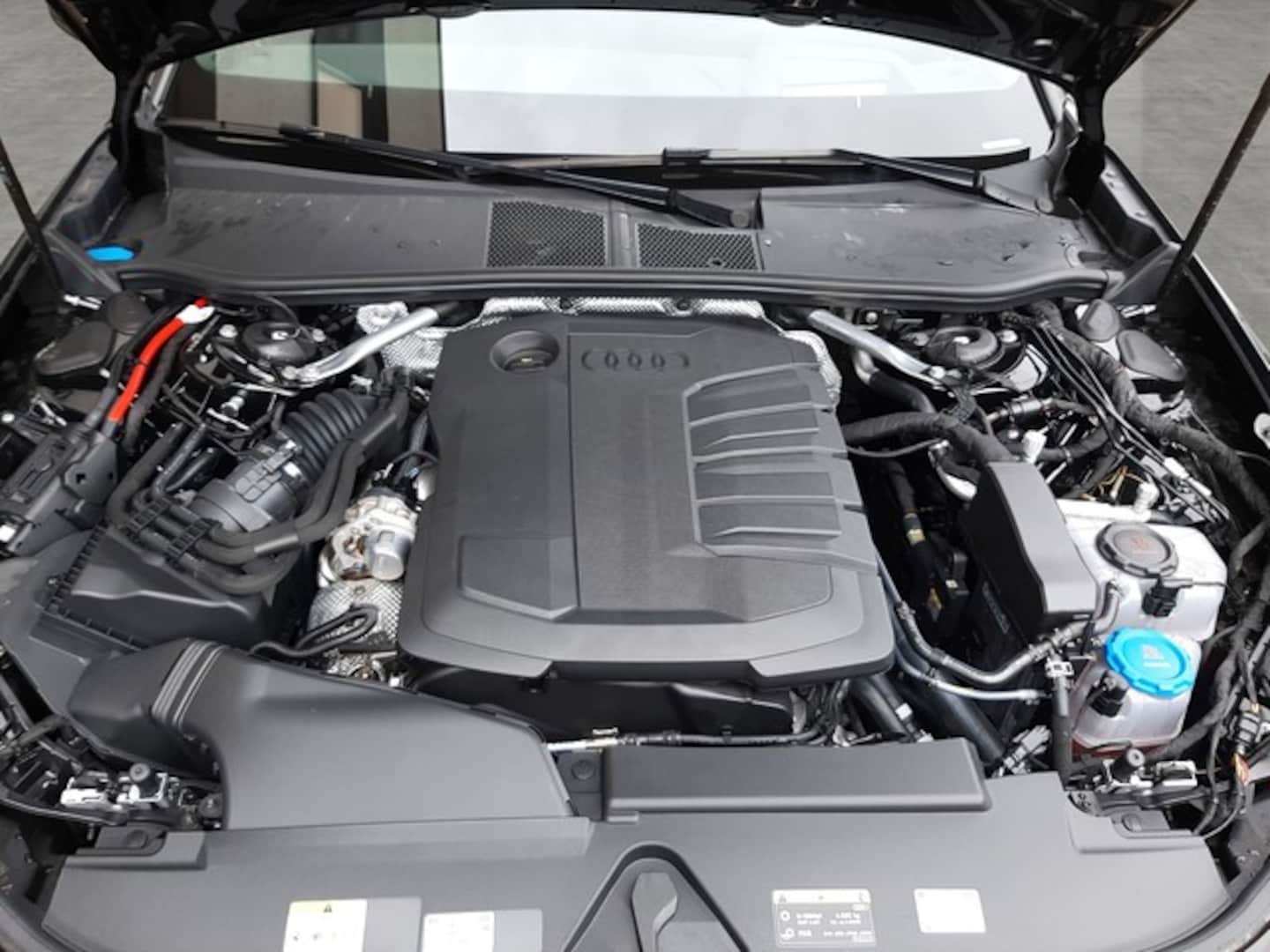 Bild über Audi A5 Avant TDI quattro 150 kW S tronic - für weitere Informationen kontaktieren Sie den Audi Partner