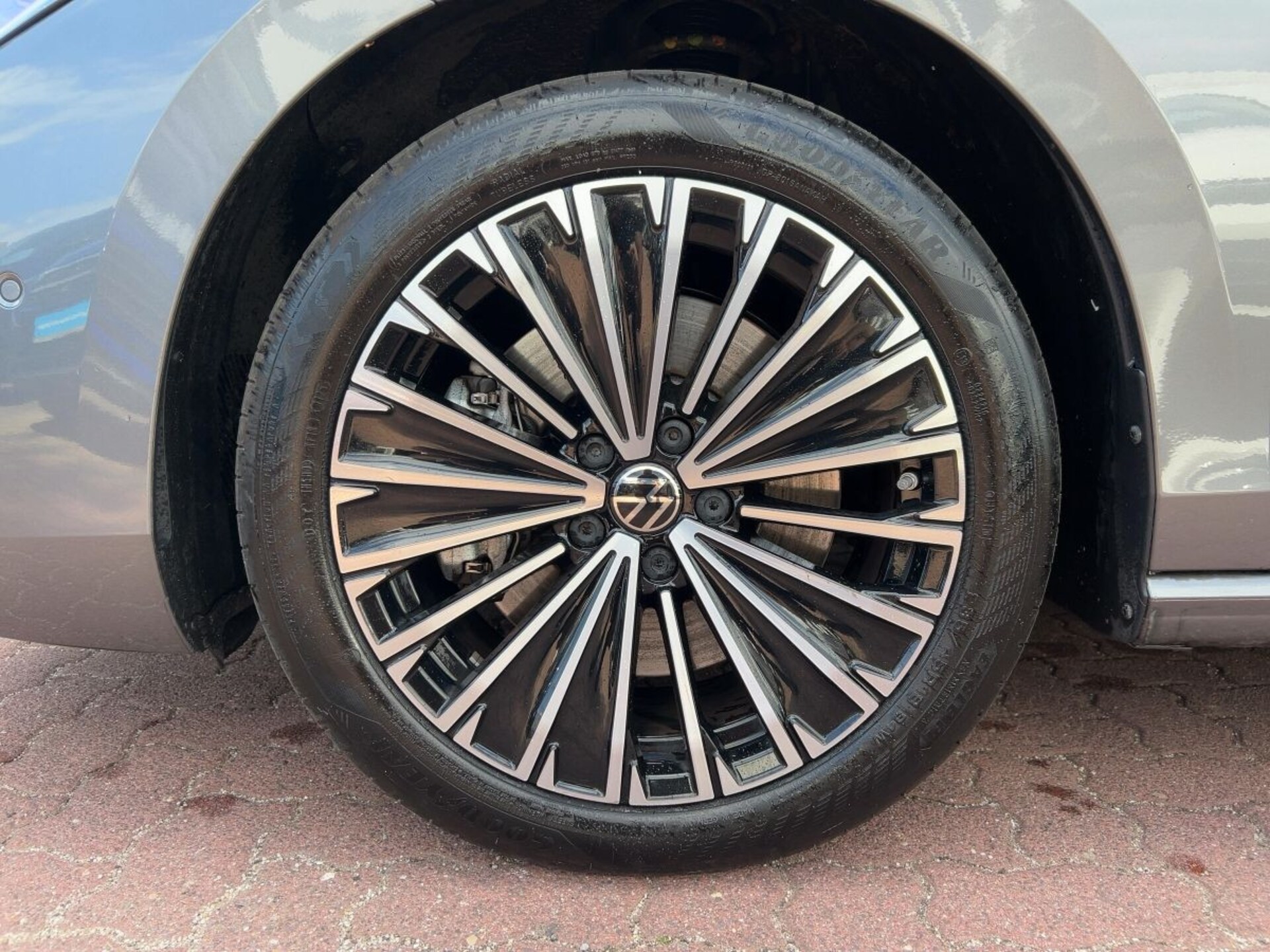 Volkswagen Passat Elegance