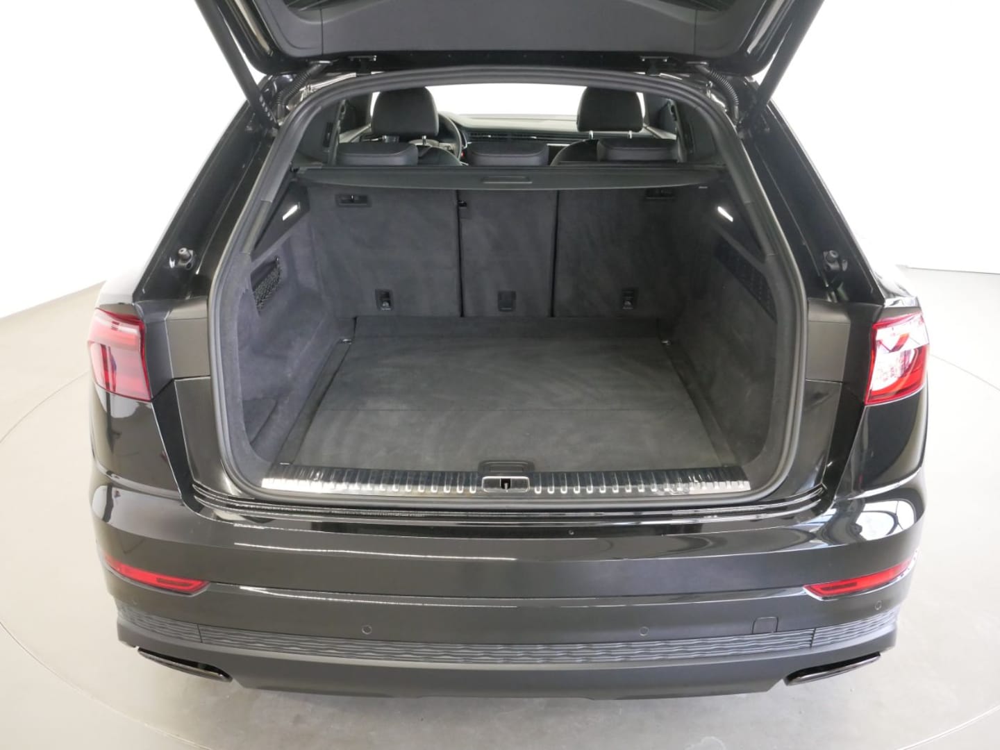 Bild über Audi Q8 SUV 50 TDI quattro tiptronic - für weitere Informationen kontaktieren Sie den Audi Partner
