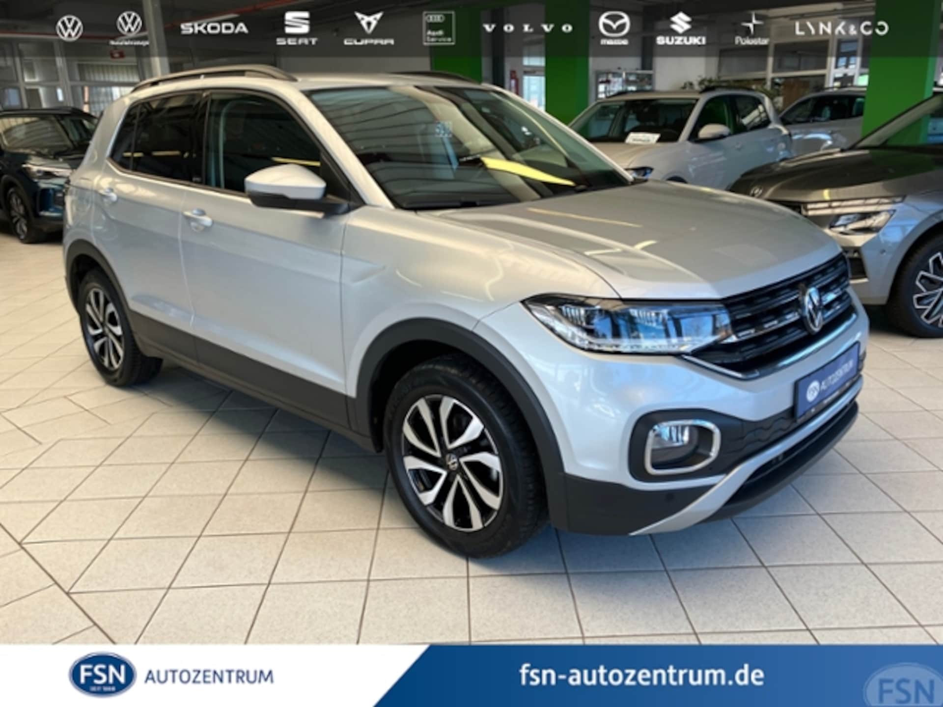 Volkswagen T-Cross 2023 — 1.5 TSI Active DSG LED NAVI ACC