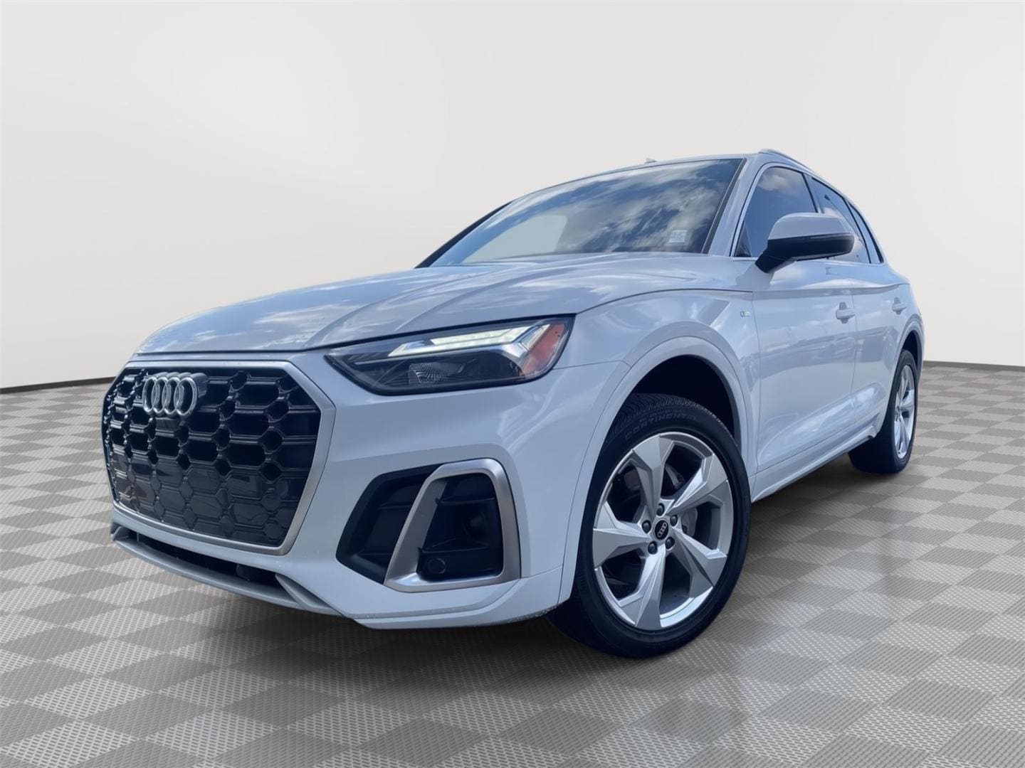 2022 Audi Q5 45 Premium Plus's photo