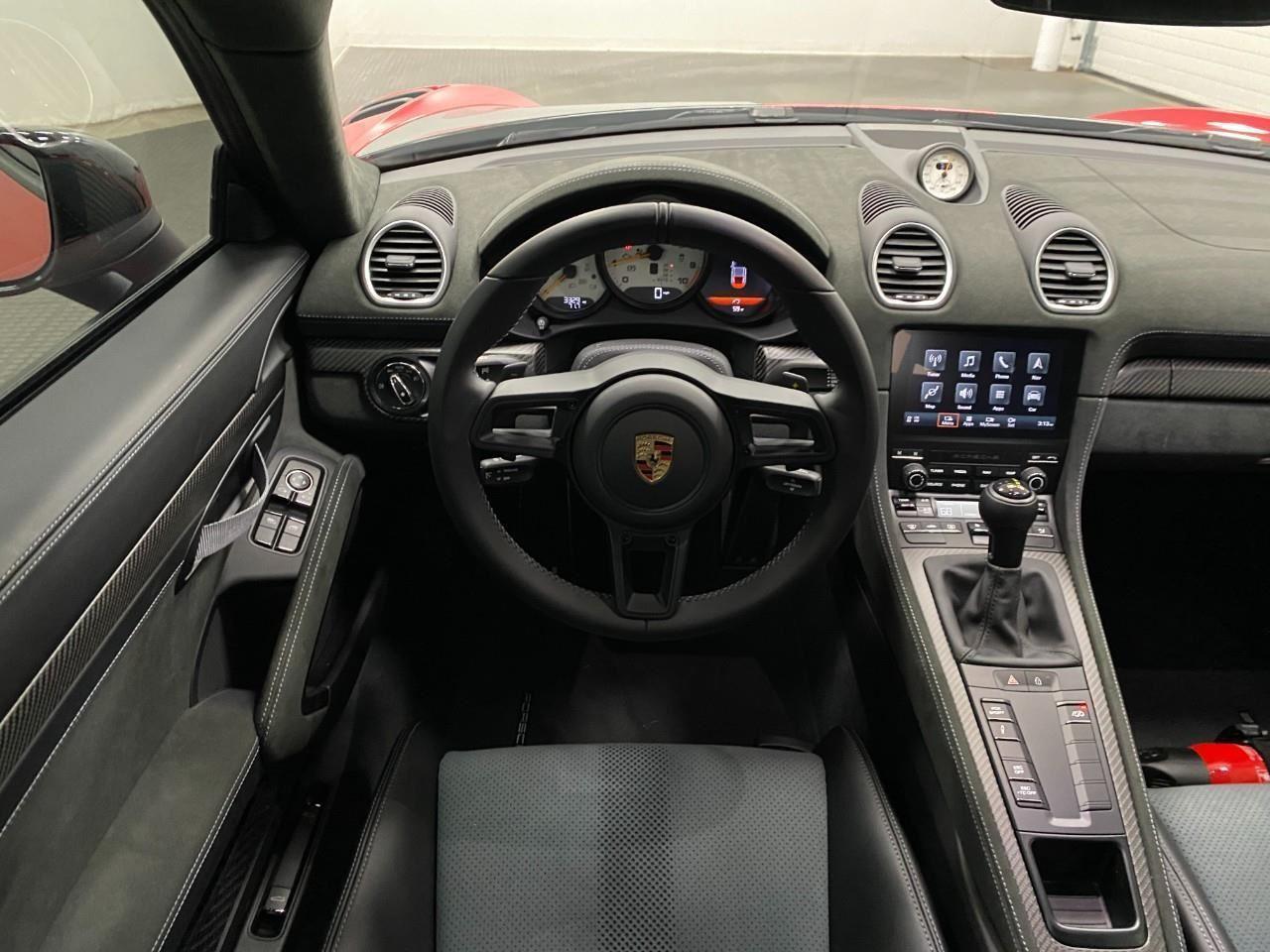 2025 Porsche 718 GT4 RS - Photo 52