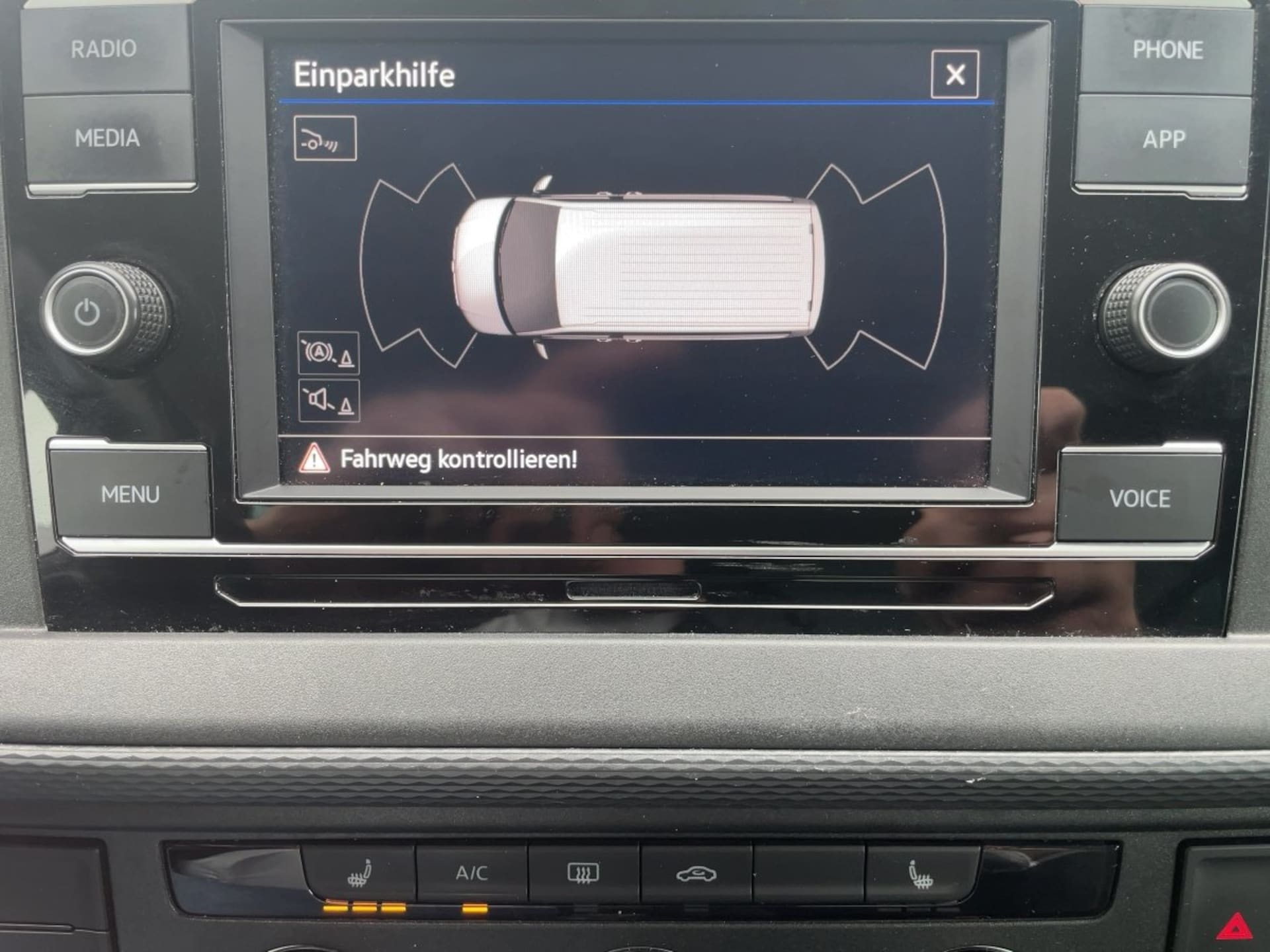 Volkswagen T6.1 Transporter Kombi langer Radstand