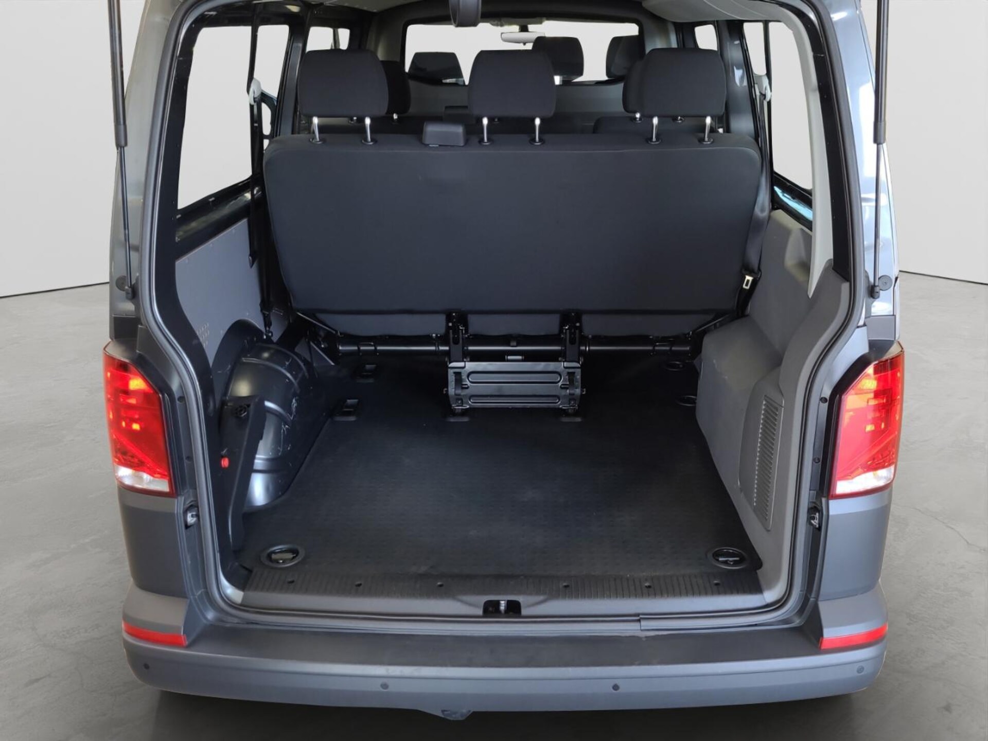 Volkswagen T6.1 Transporter Kombi langer Radstand