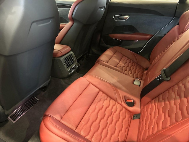 2026 Audi S e-tron GT Prestige - Photo 10