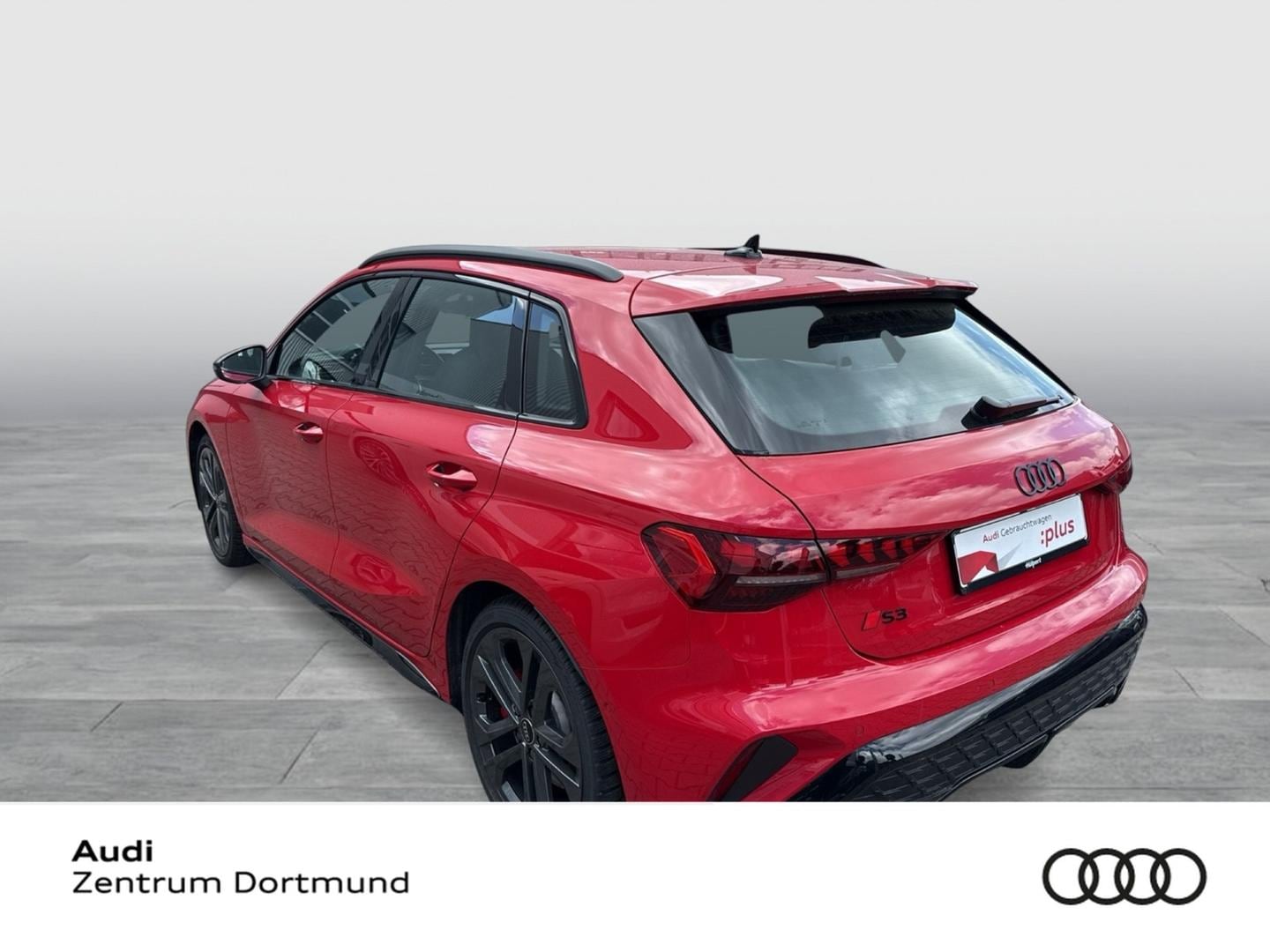 Bild über Audi S3 Sportback TFSI quattro S tronic - für weitere Informationen kontaktieren Sie den Audi Partner