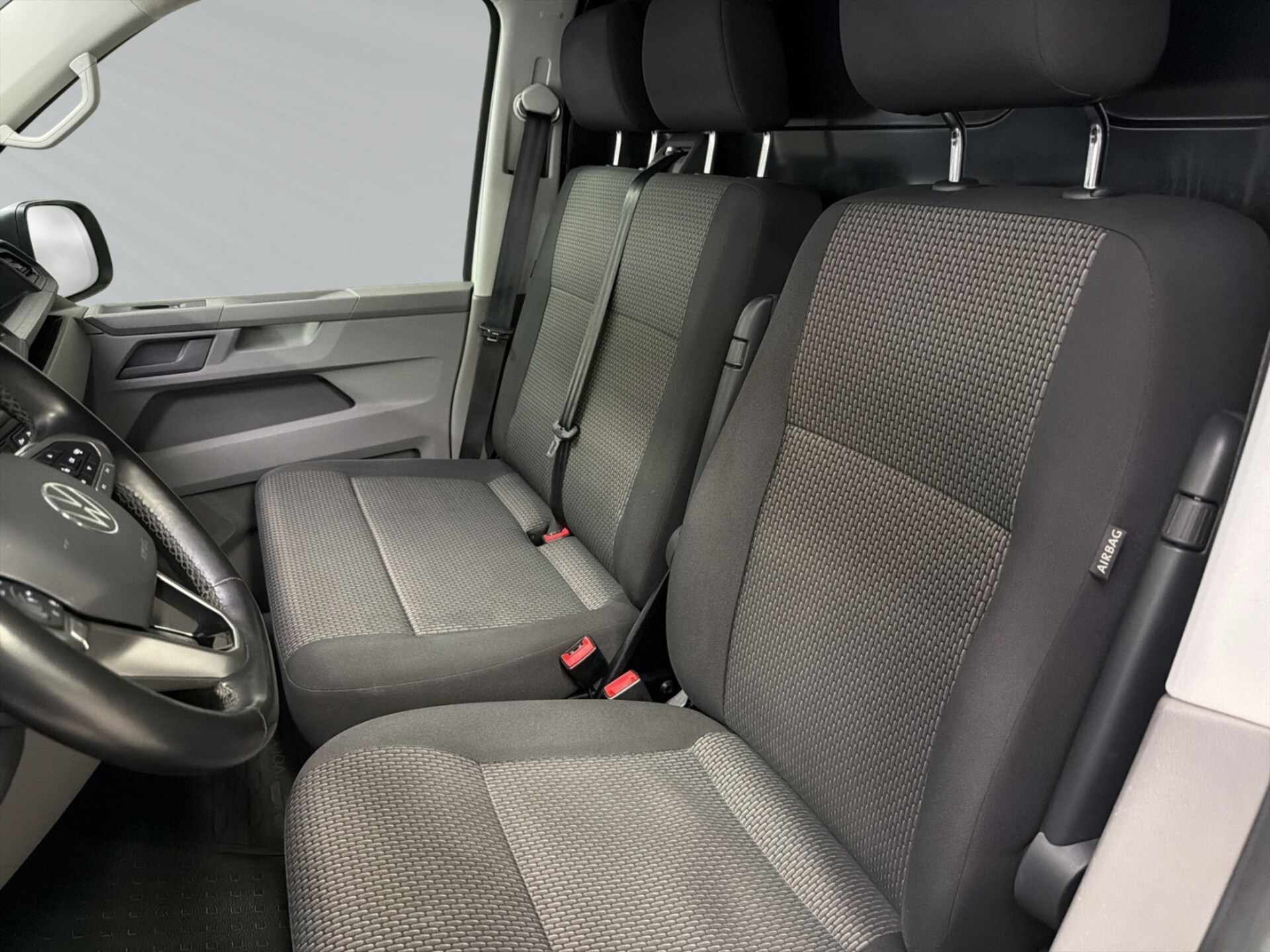 Volkswagen T6.1 Transporter Kasten langer Radstand