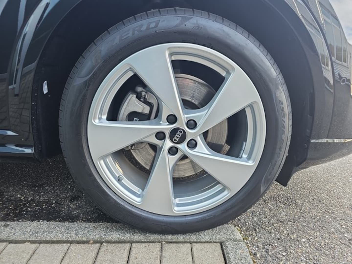 Bild über Audi Q5 Sportback TDI quattro 150 kW S tronic - für weitere Informationen kontaktieren Sie den Audi Partner