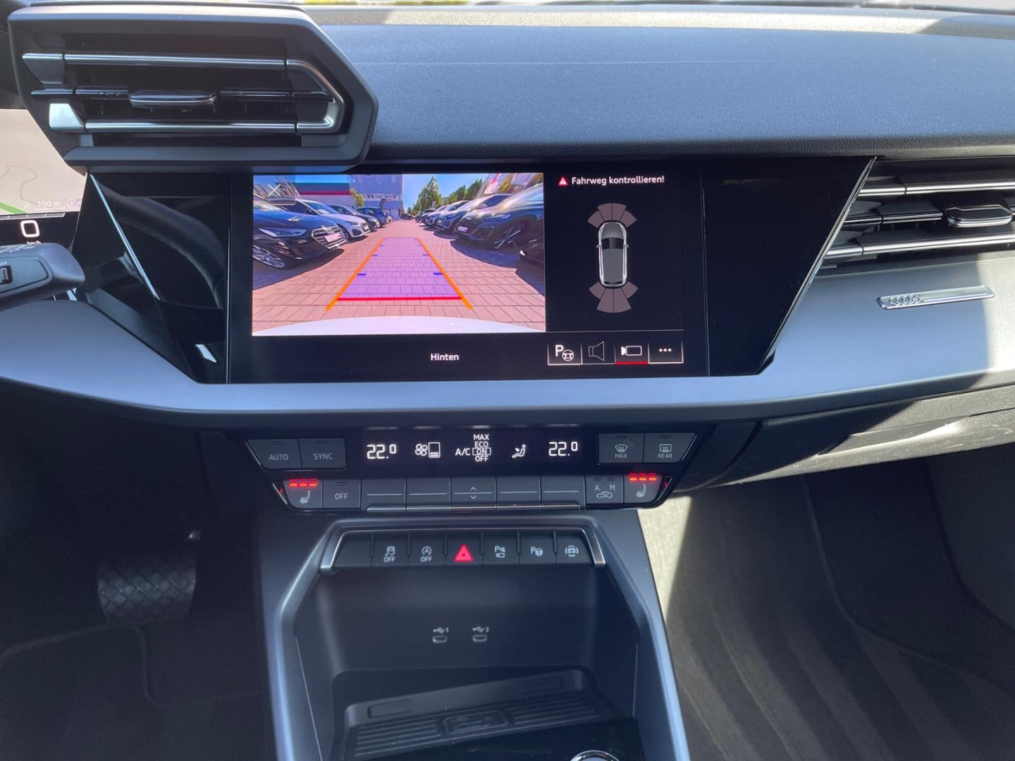 Bild über Audi A3 Sportback S line 35 TFSI S tronic - für weitere Informationen kontaktieren Sie den Audi Partner