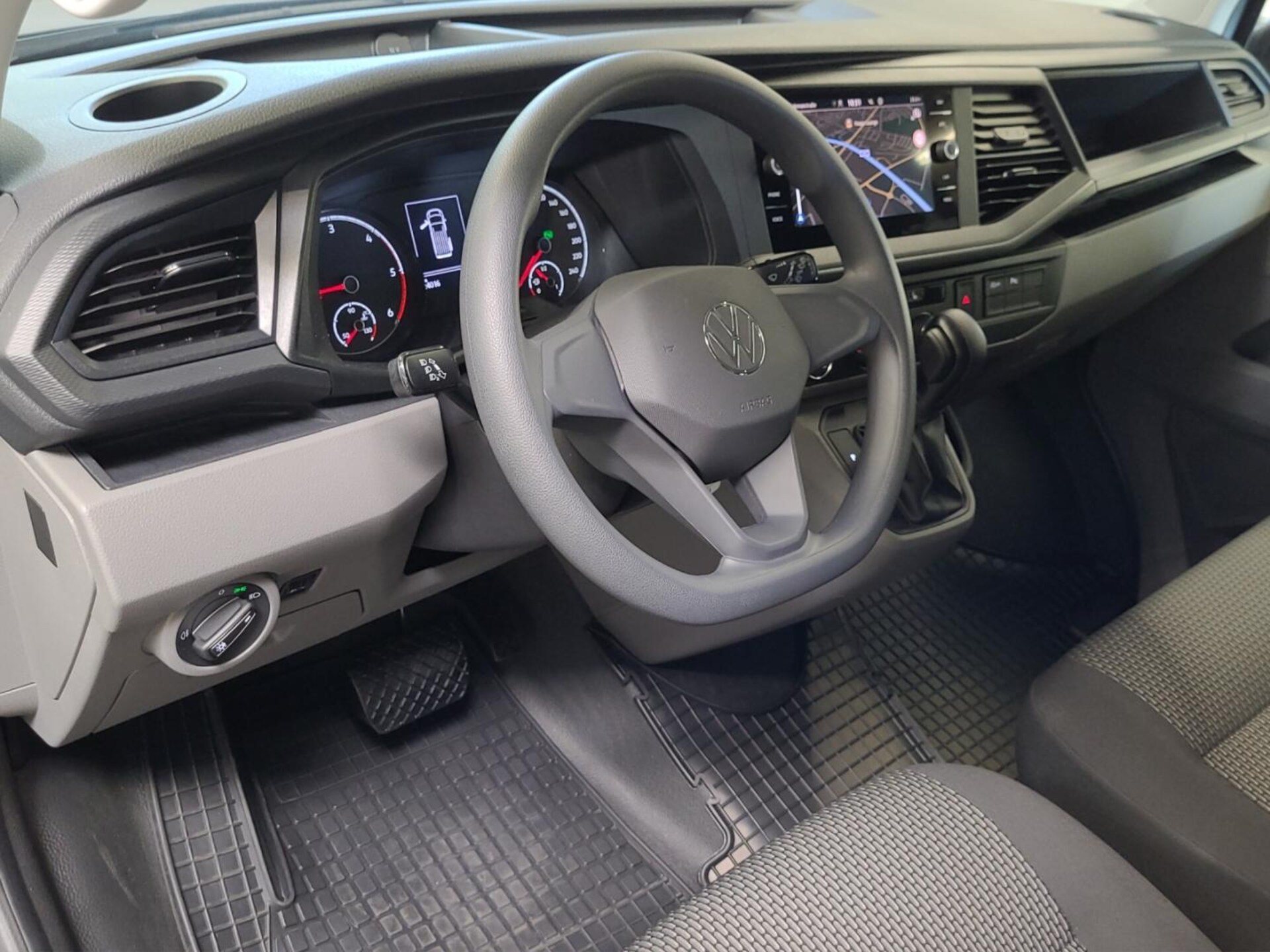 Volkswagen T6.1 Transporter Kombi langer Radstand