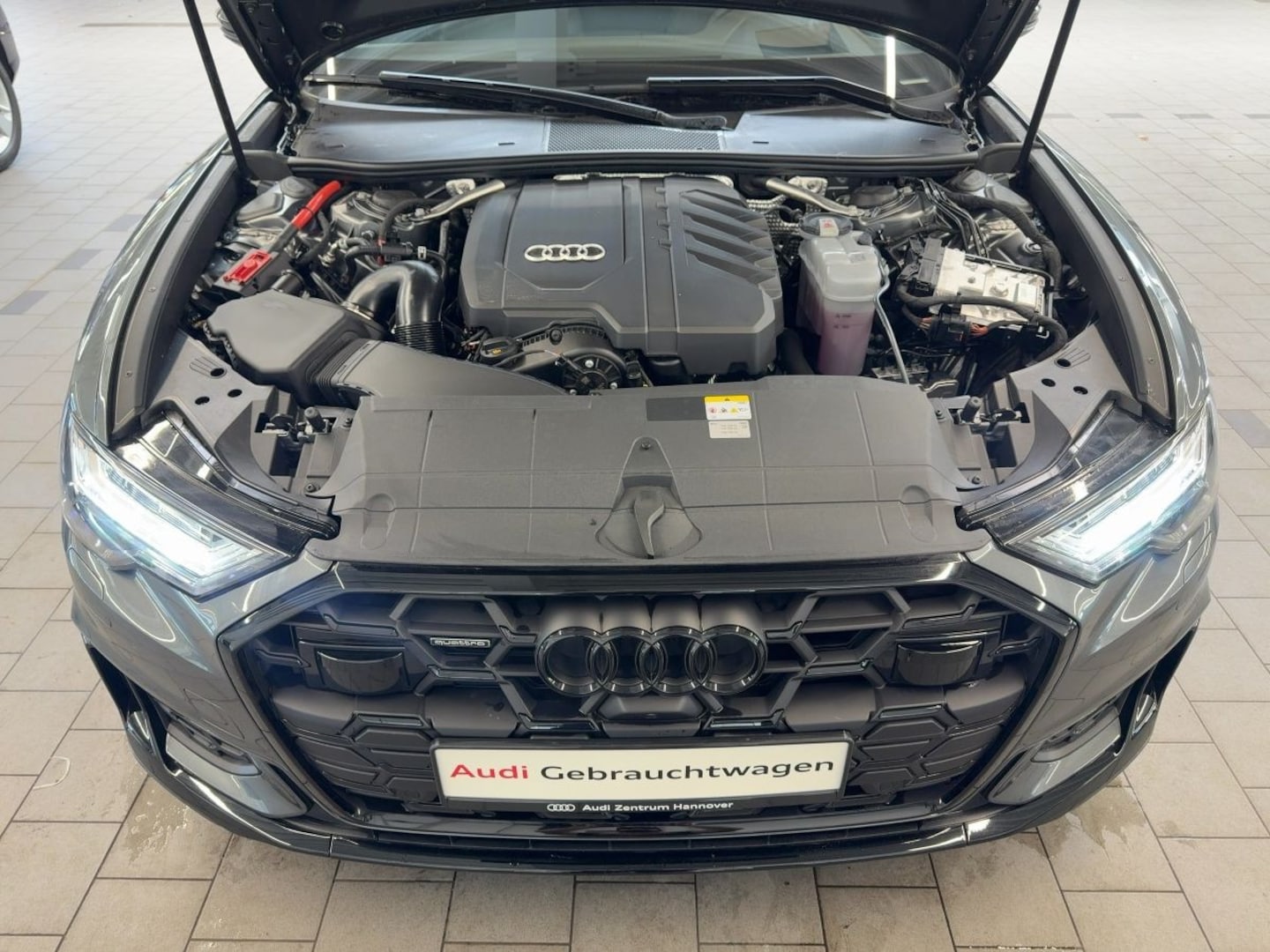 Bild über Audi A6 Limousine S line 45 TFSI quattro S tronic - für weitere Informationen kontaktieren Sie den Audi Partner