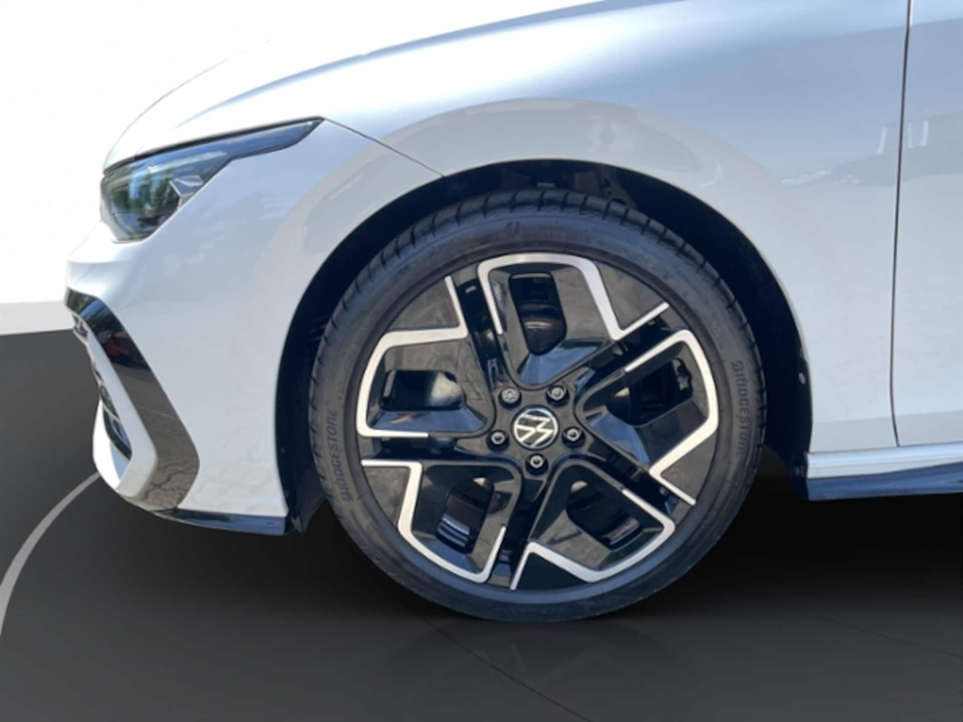 Volkswagen Golf R-Line