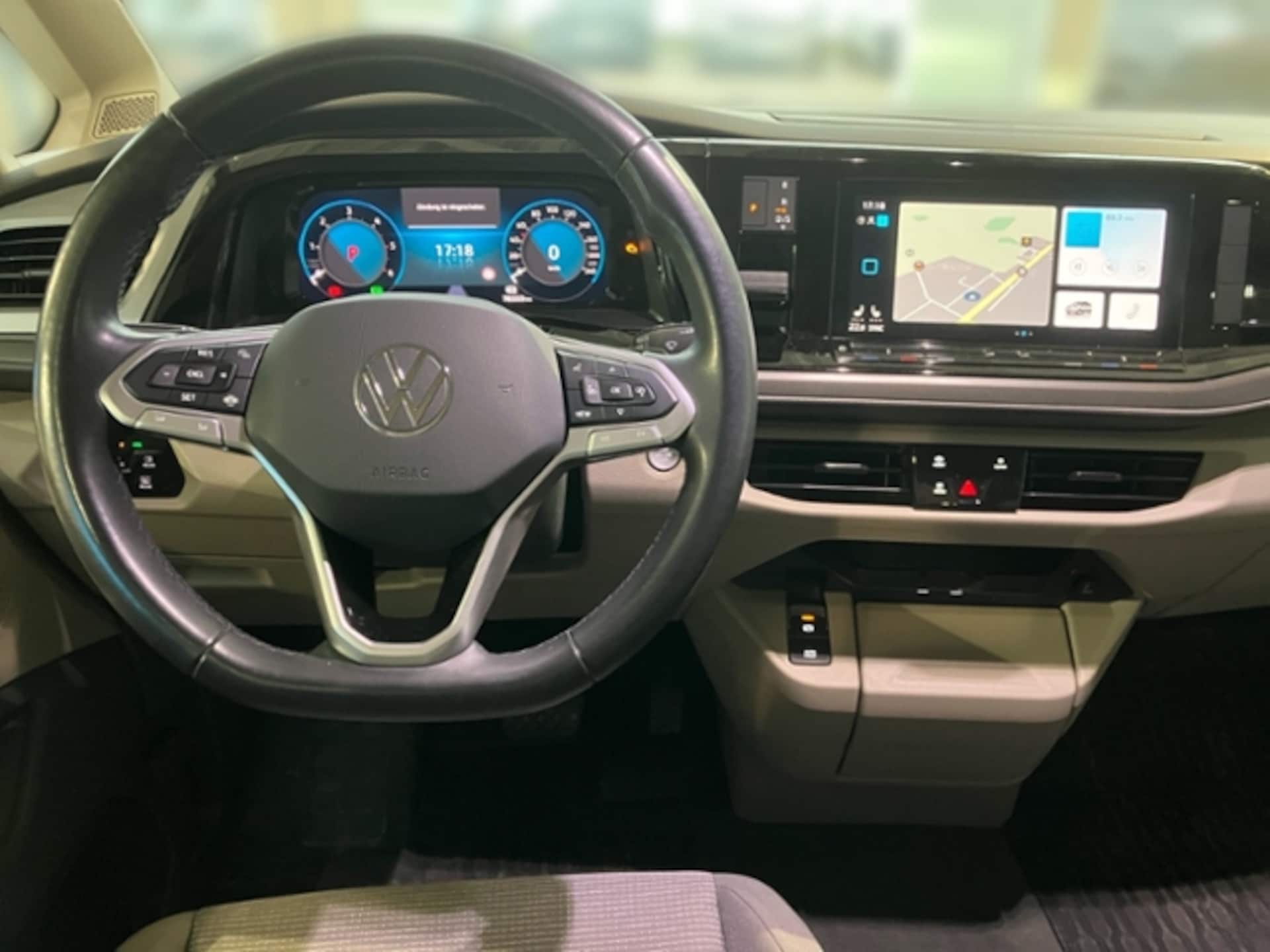 Volkswagen Multivan Basis-Modell