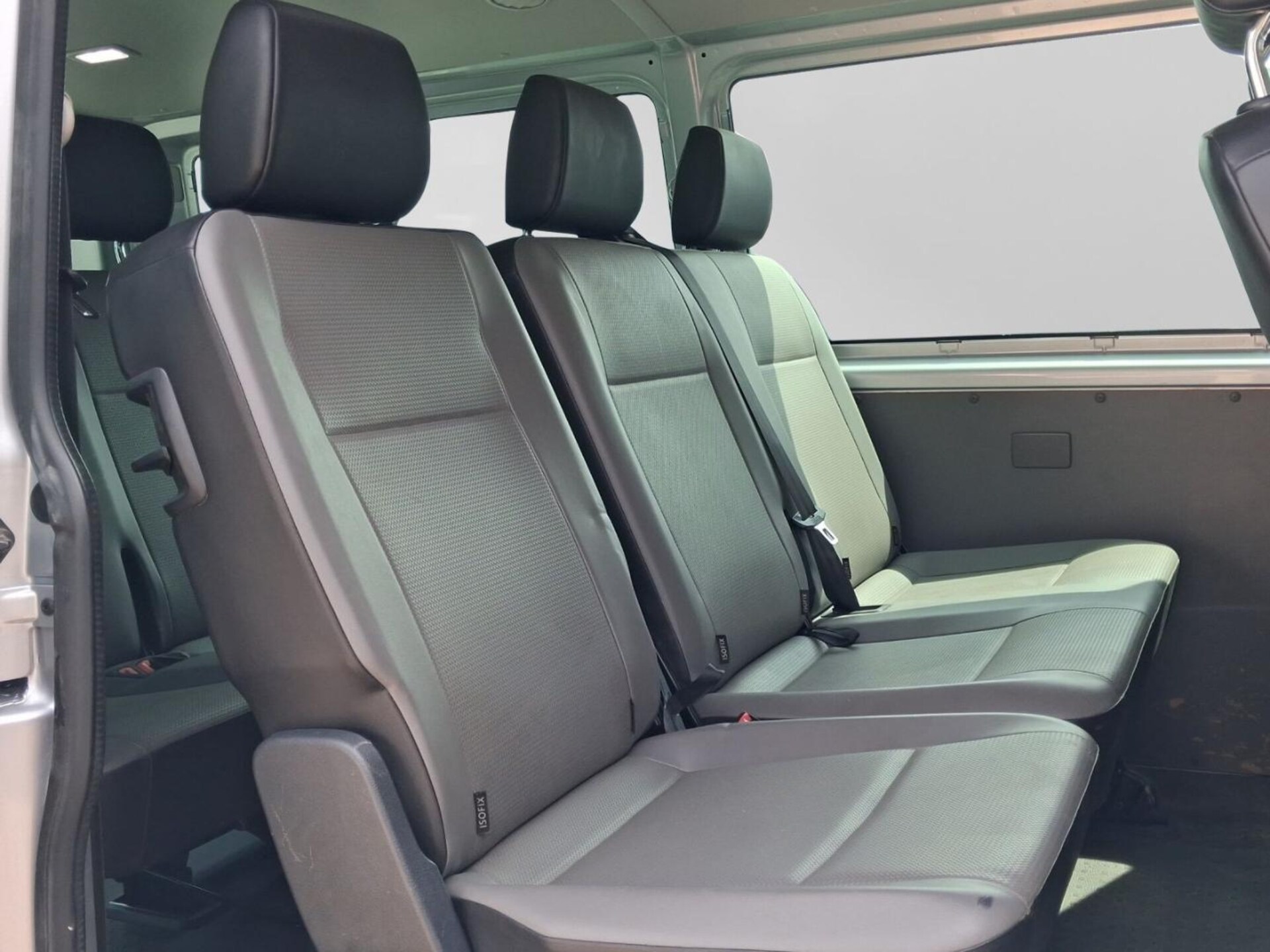 Volkswagen T6.1 Transporter Kombi langer Radstand