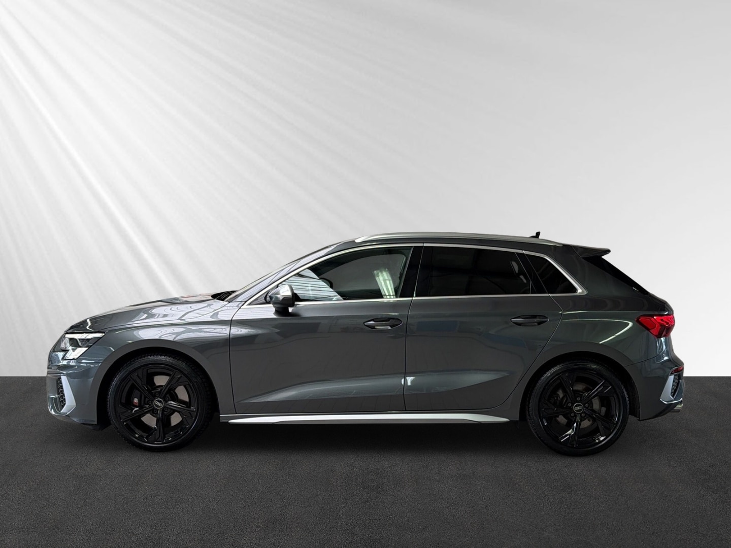 Bild über Audi S3 Sportback TFSI quattro S tronic - für weitere Informationen kontaktieren Sie den Audi Partner
