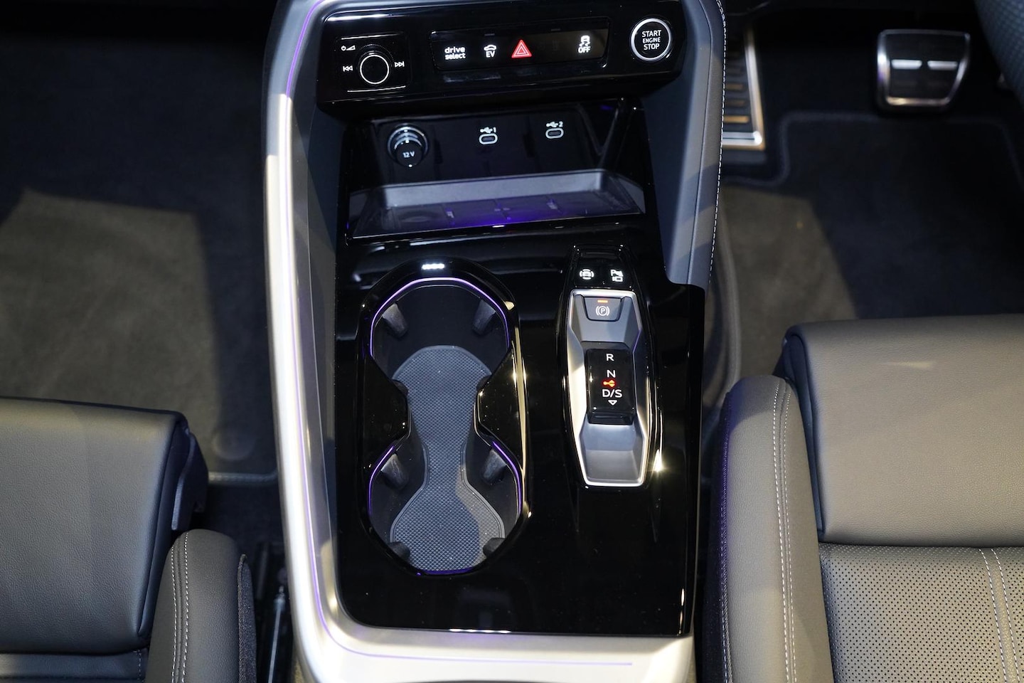 Image about Audi Q5 SUV e-hybrid quattro S tronic