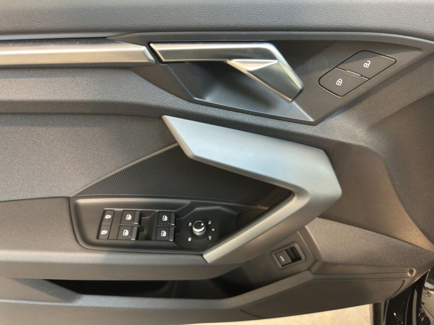 Bild über Audi A3 Sportback TFSI Schaltgetriebe - für weitere Informationen kontaktieren Sie den Audi Partner