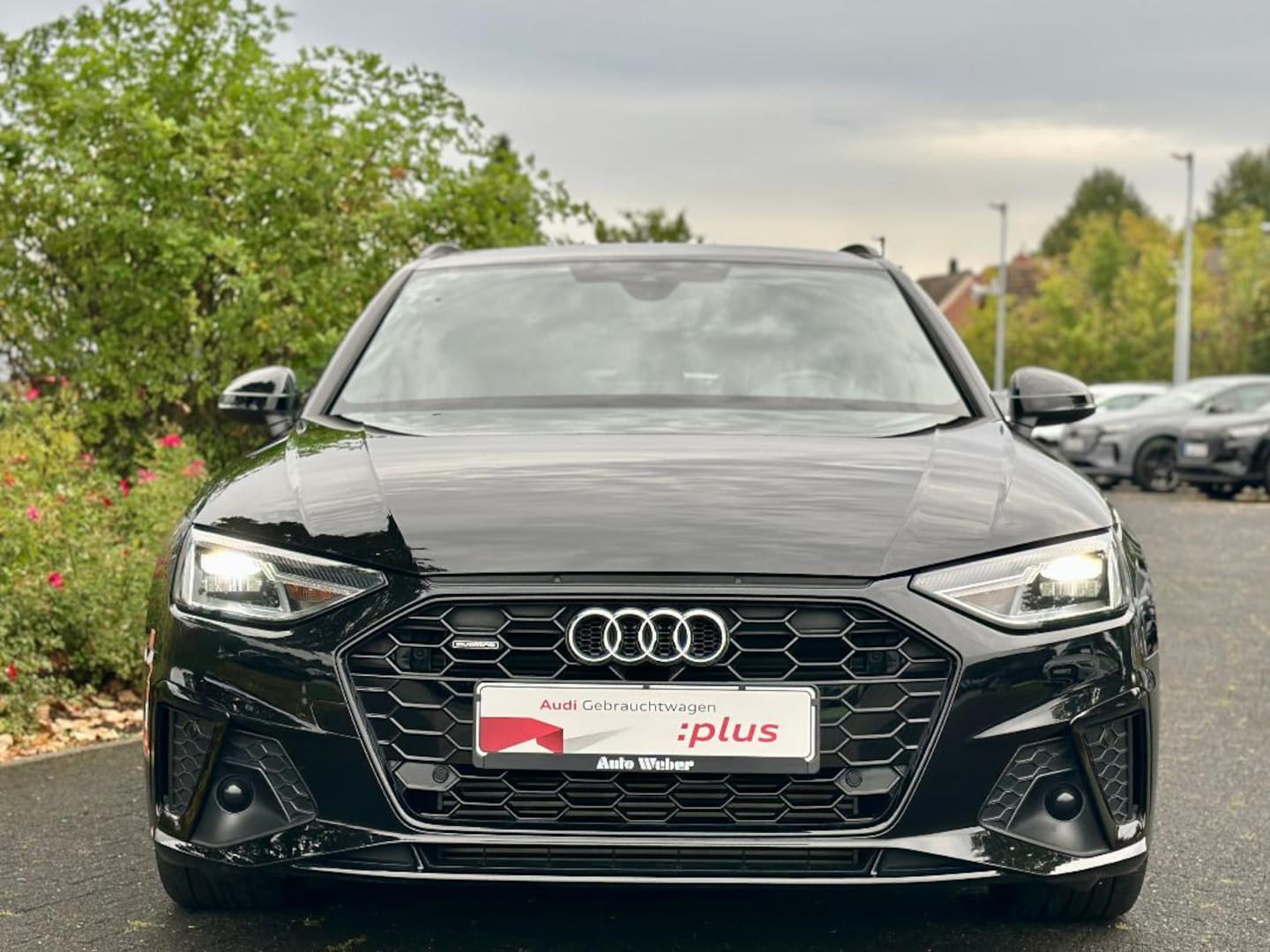 Bild über Audi A4 Avant S line 40 TFSI quattro S tronic - für weitere Informationen kontaktieren Sie den Audi Partner