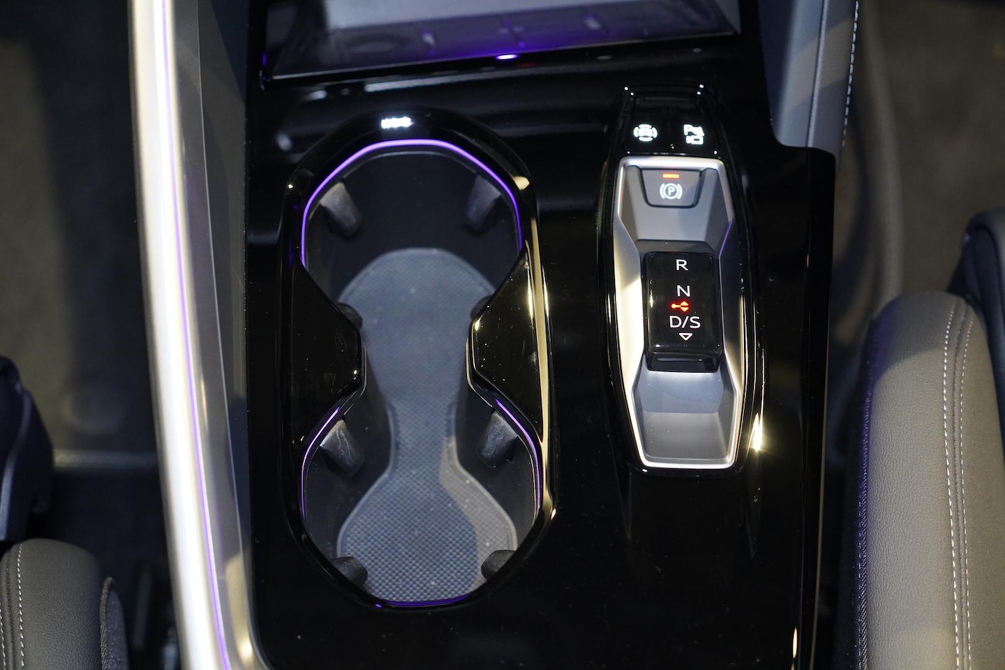 Image about Audi Q5 SUV e-hybrid quattro S tronic