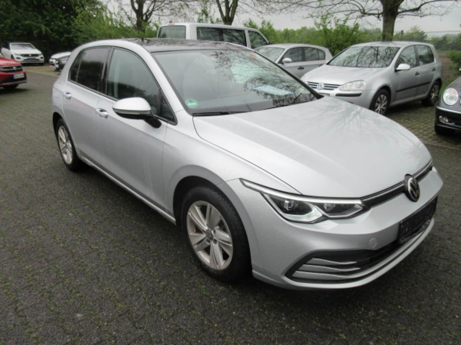 Volkswagen Golf Life