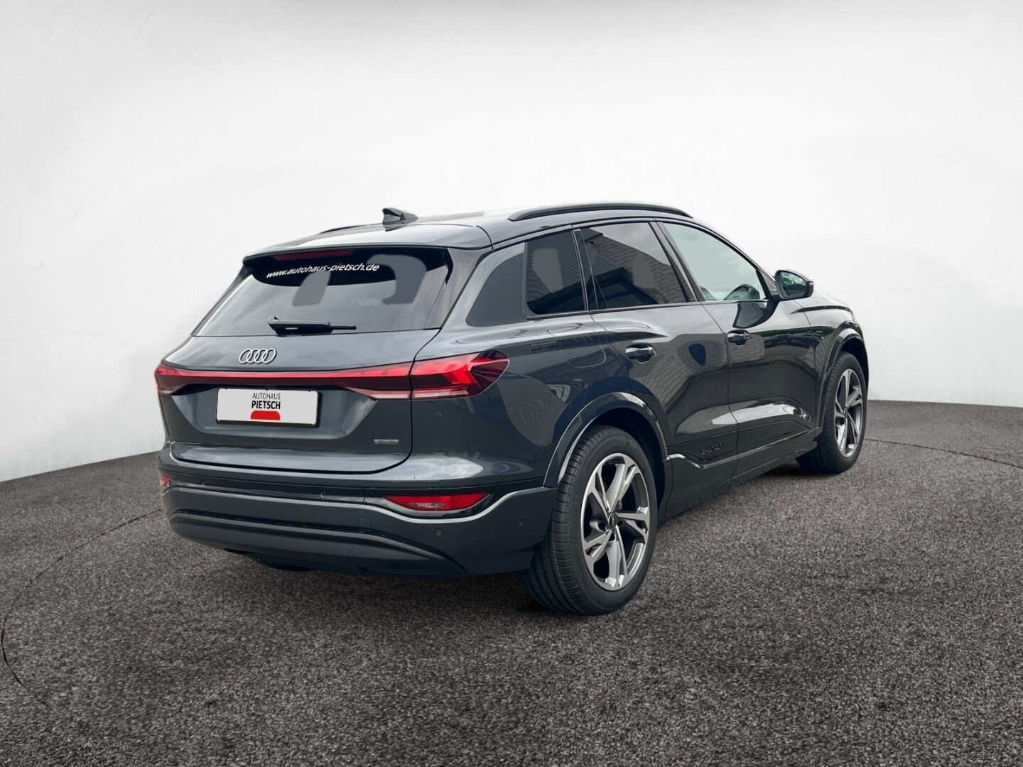 Image about Audi Q6 SUV e-tron e-tron quattro