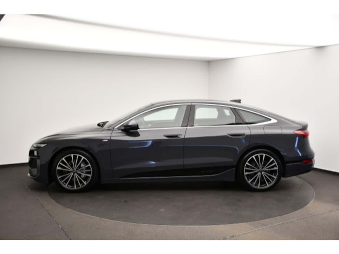 Bild über Audi A6 Sportback e-tron e-tron quattro - für weitere Informationen kontaktieren Sie den Audi Partner