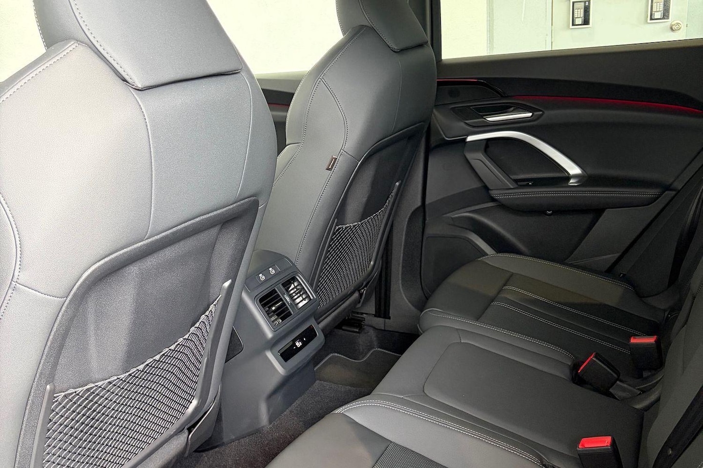 Image about Audi Q5 SUV e-hybrid quattro S tronic