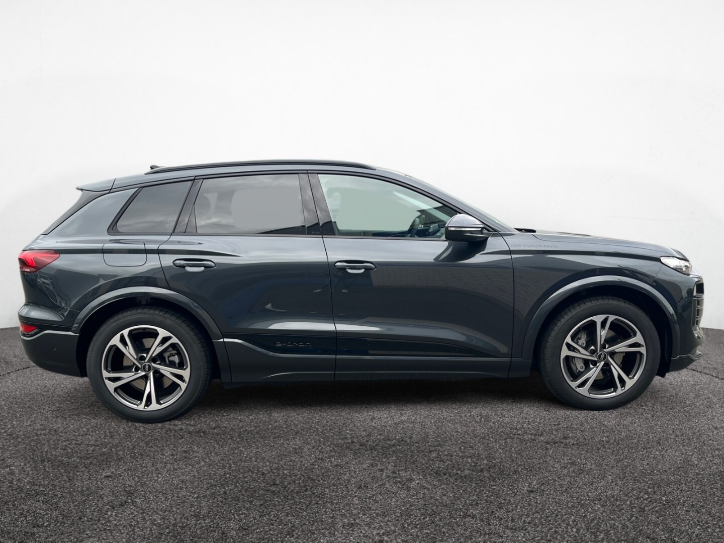 Image about Audi Q6 SUV e-tron e-tron quattro